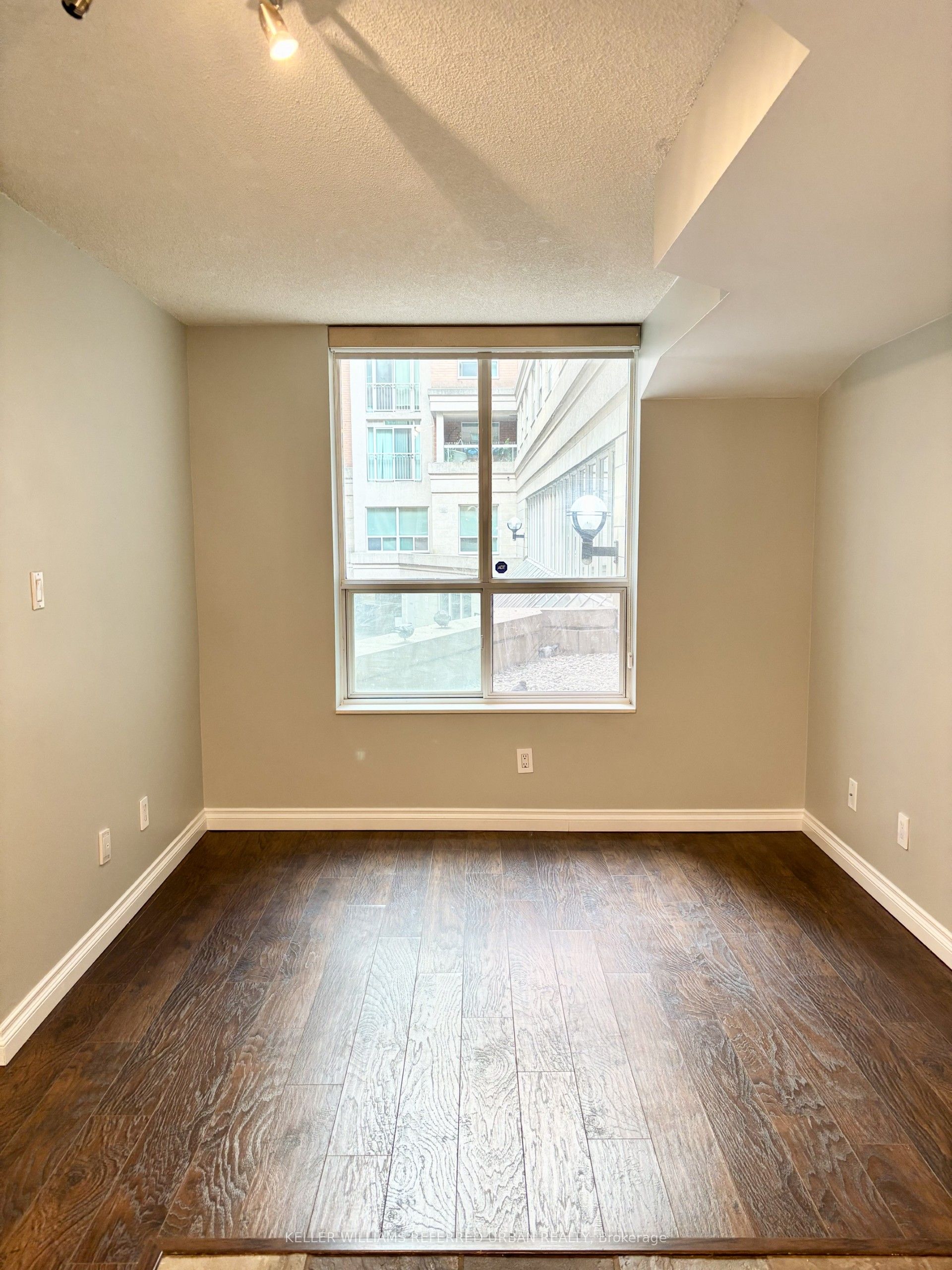 323 Richmond Street 201, Toronto, ON M5A 4R3 photo 3