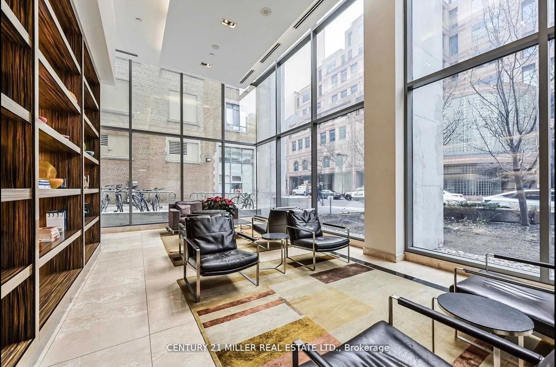 37 Grosvenor Street 1504, Toronto, ON M4Y 3G5 photo 2