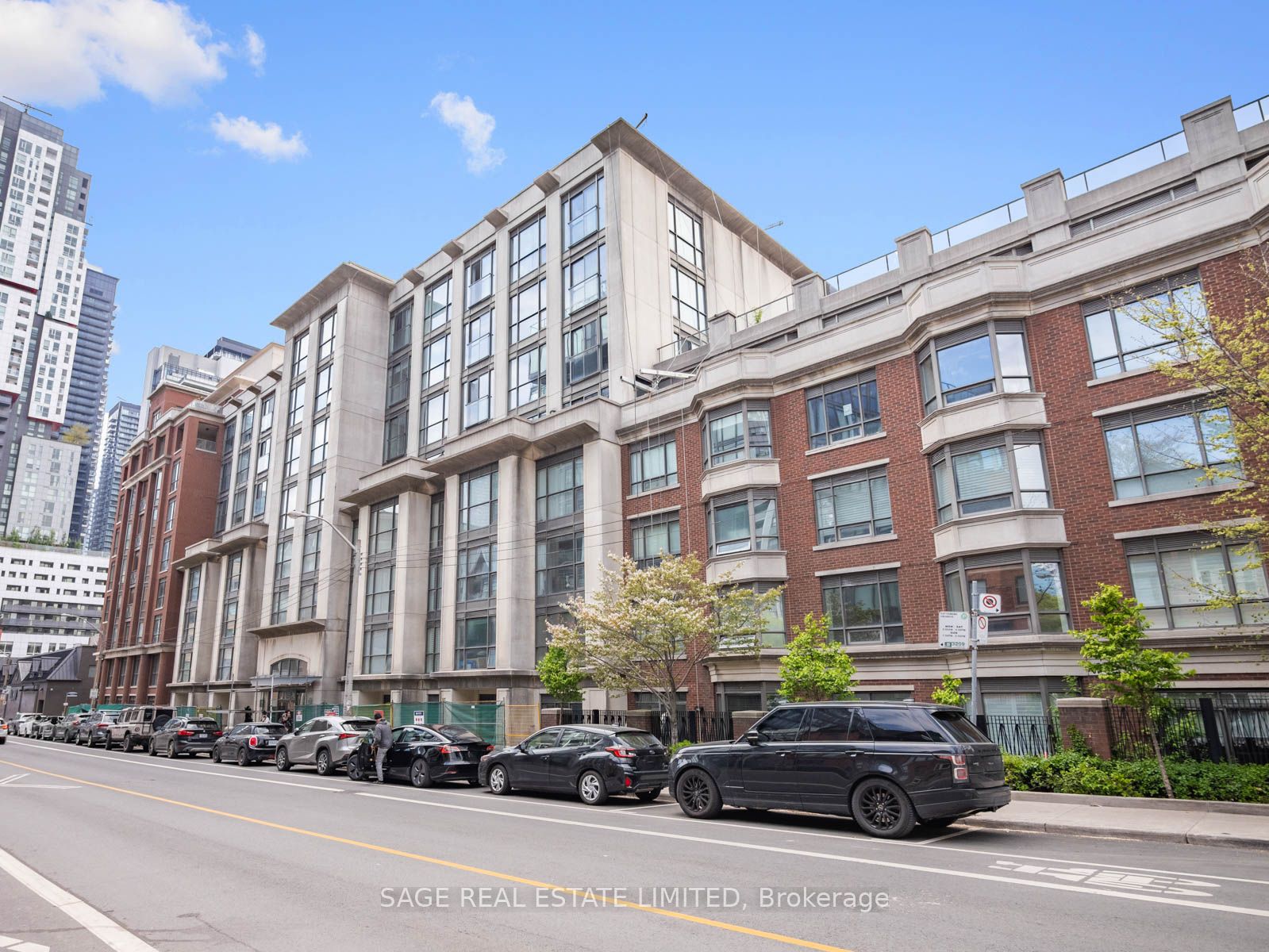 18 Beverley Street 209, Toronto, ON M5T 3L2 photo 2