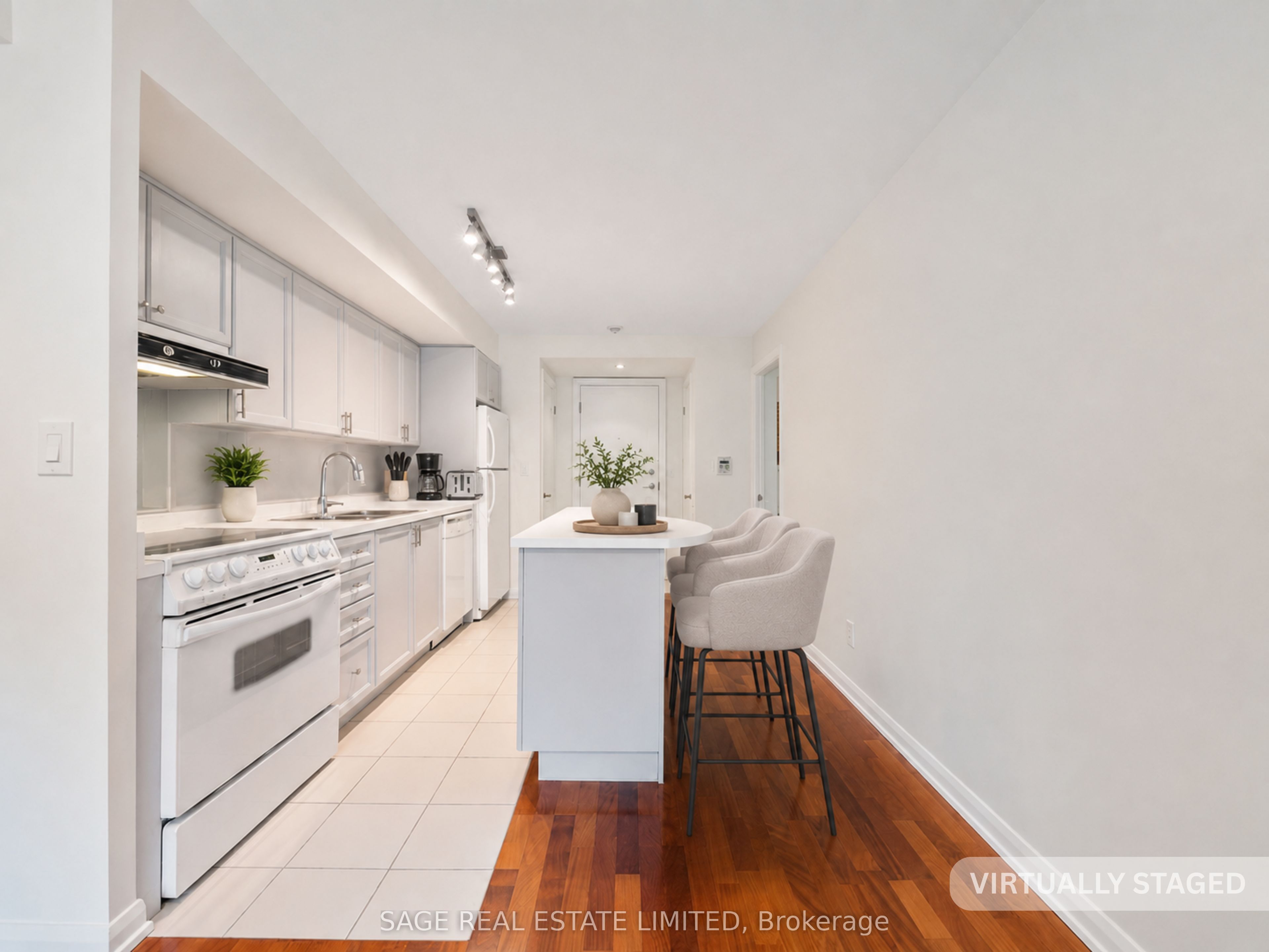 18 Beverley Street 209, Toronto, ON M5T 3L2 photo 4