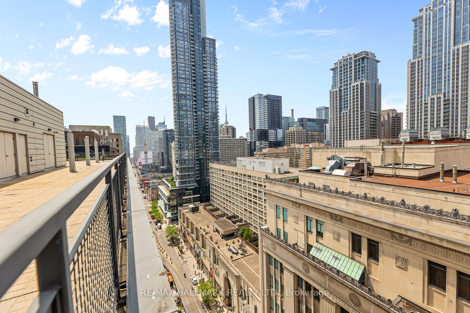 7 Carlton Street 1813, Toronto, ON M5B 2M3