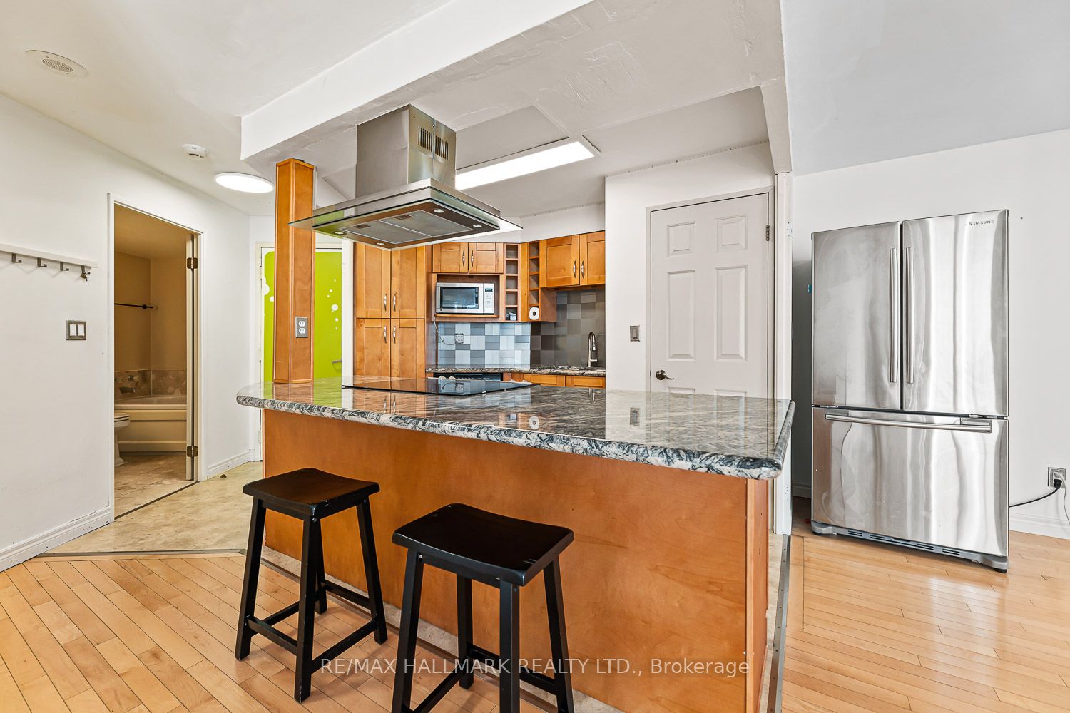 7 Carlton Street 1813, Toronto, ON M5B 2M3 photo 3