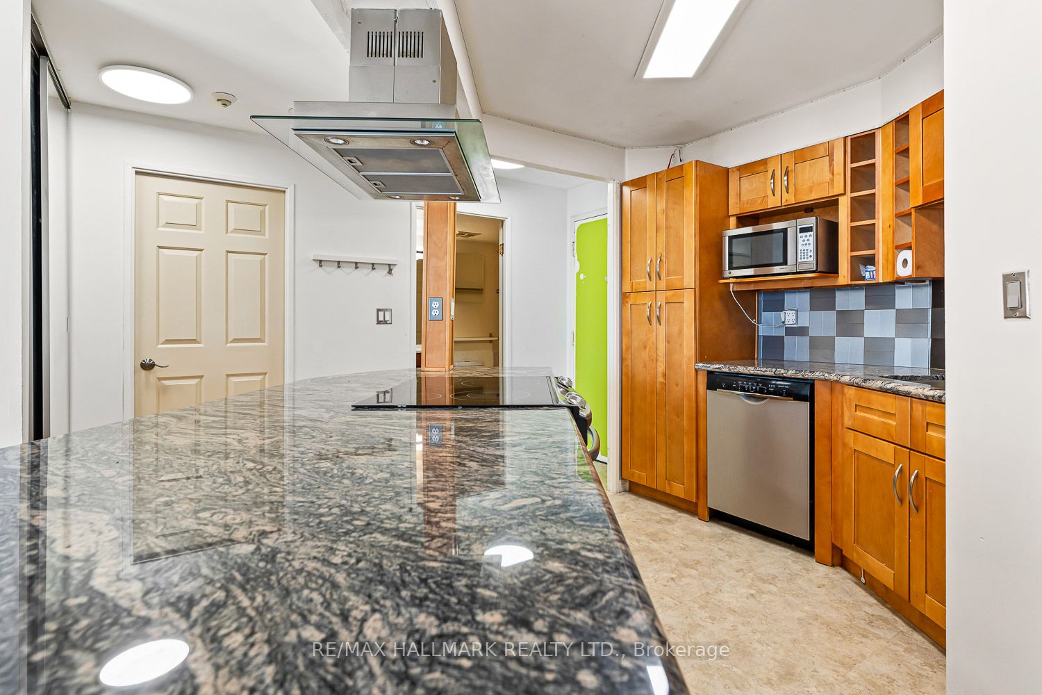 7 Carlton Street 1813, Toronto, ON M5B 2M3 photo 5