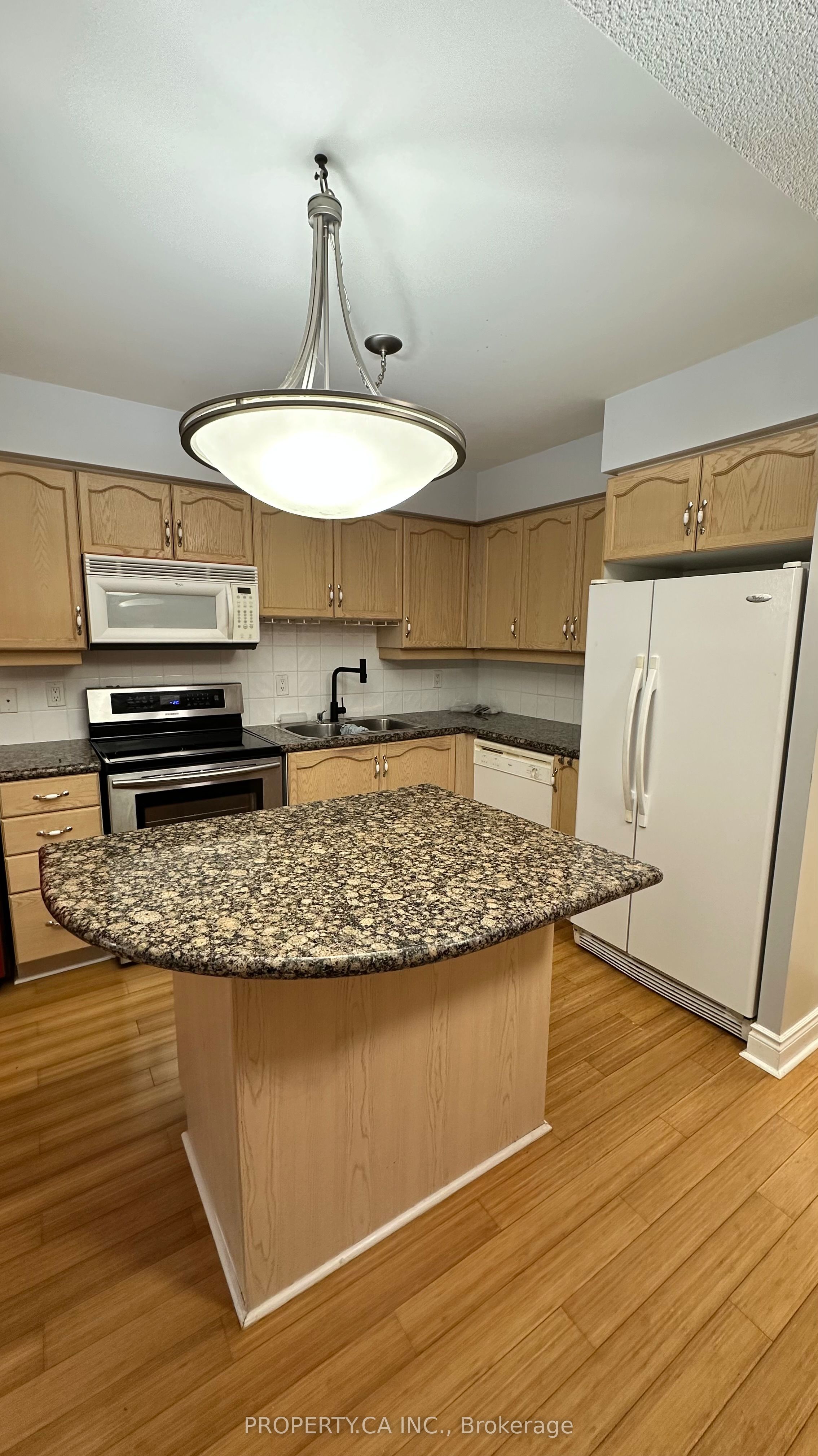 80 Harrison Garden Boulevard 221, Toronto, ON M2N 7E3 photo 5