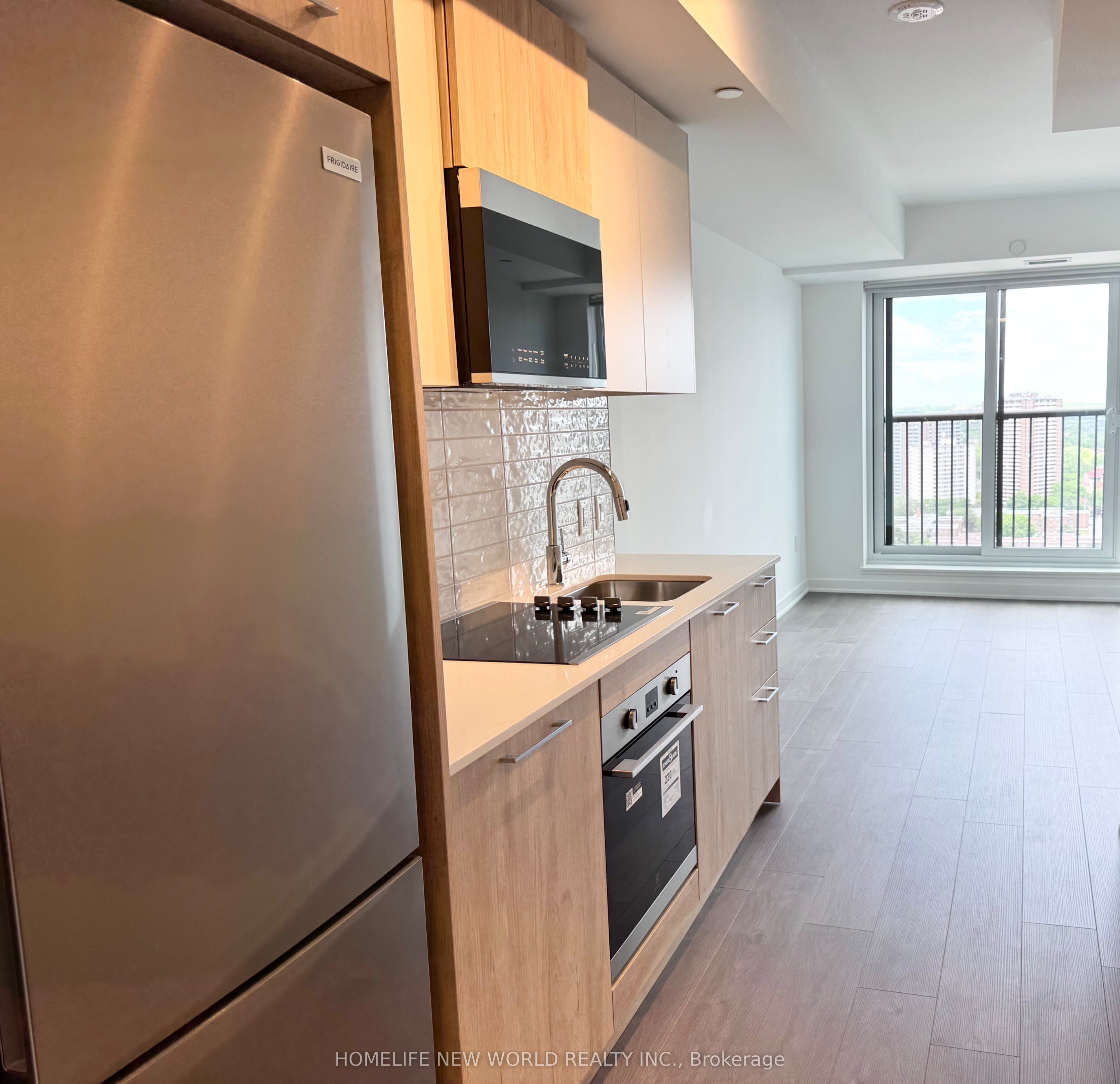 10 Oak Street 2112, Toronto, ON M5A 0Z1 photo 3
