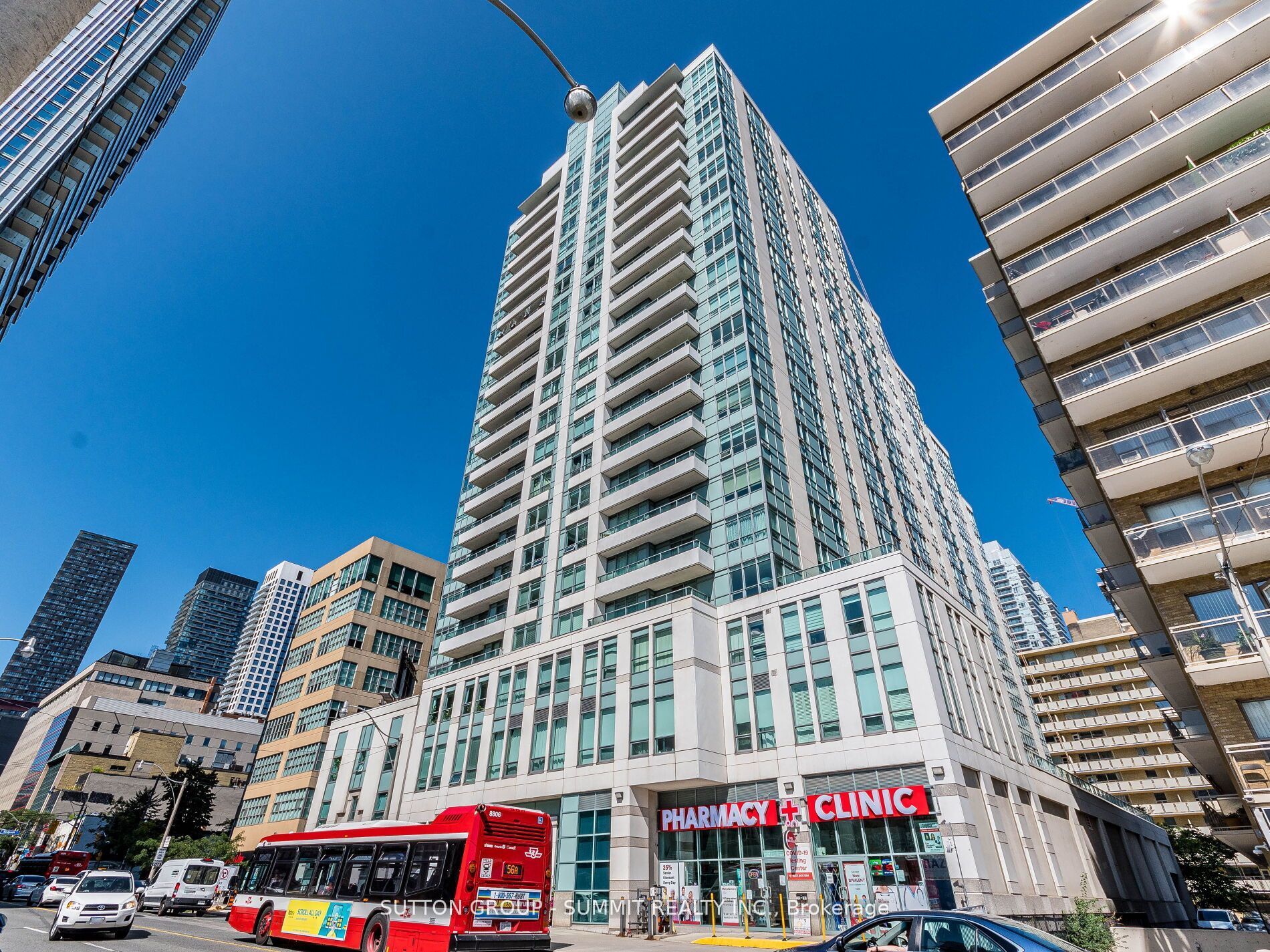 212 Eglinton Avenue E 1704, Toronto, ON M4P 0A3 photo 2