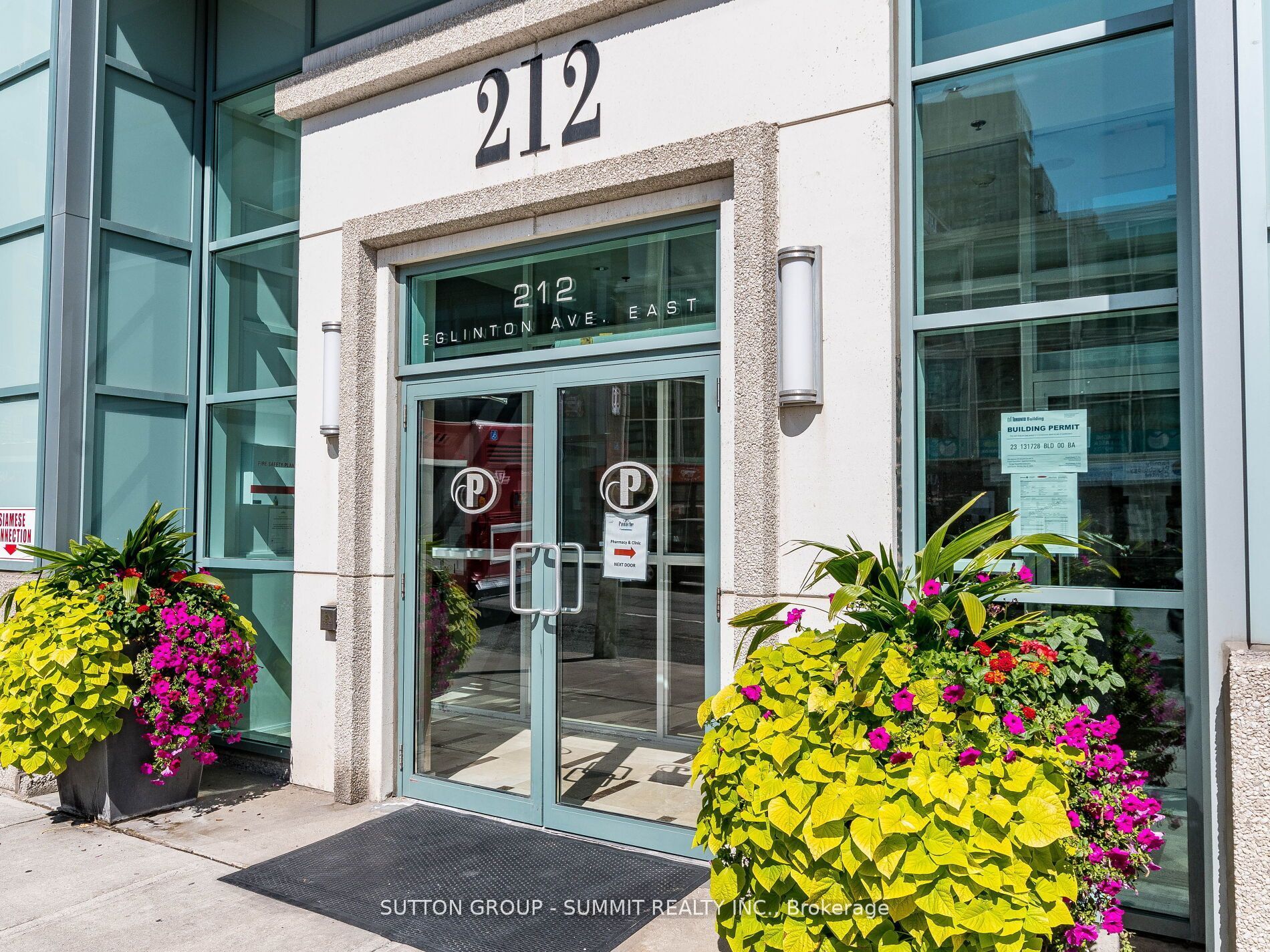 212 Eglinton Avenue E 1704, Toronto, ON M4P 0A3 photo 3