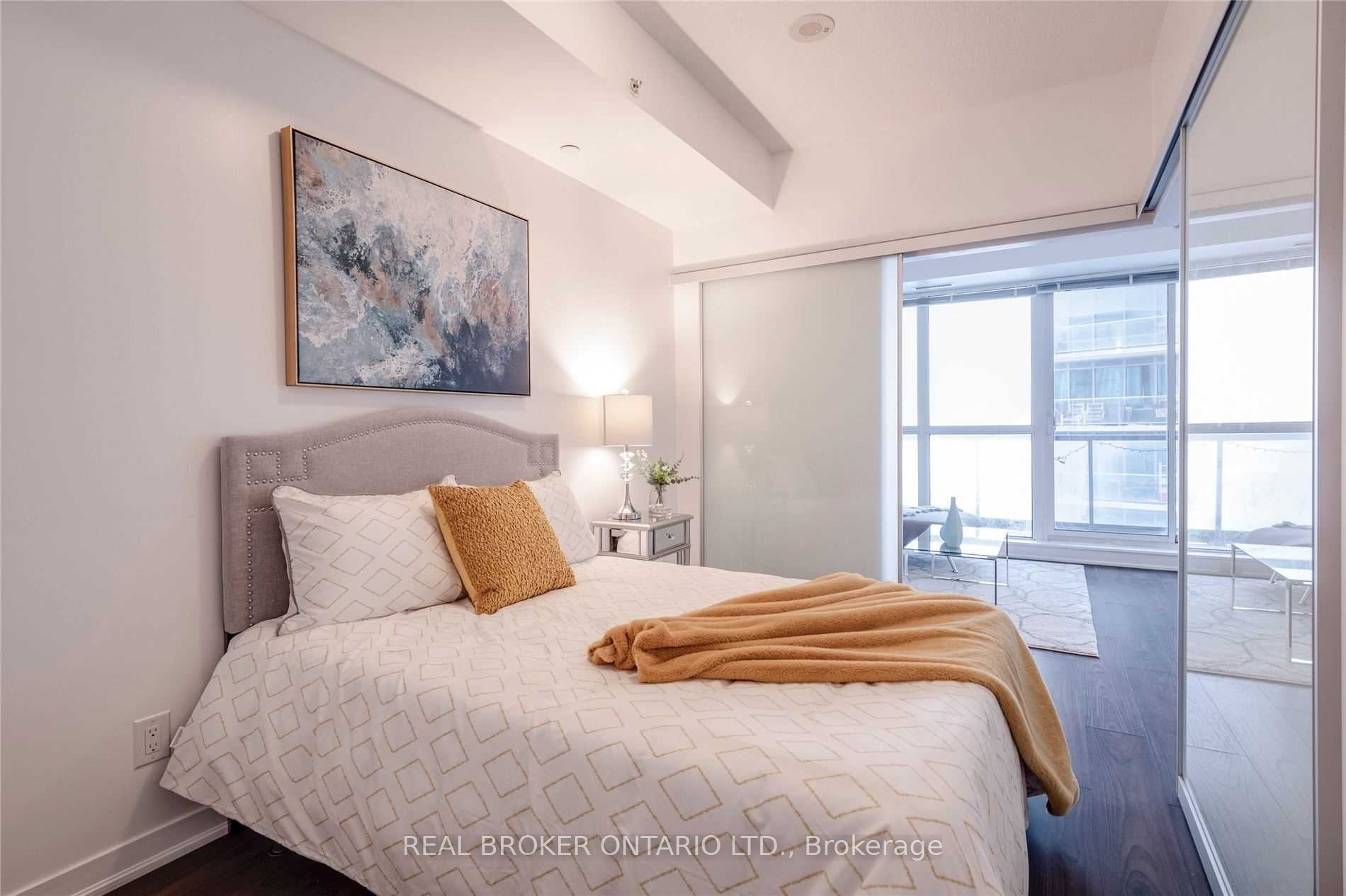 51 East Liberty Street 1114, Toronto, ON M6K 3P8 photo 4