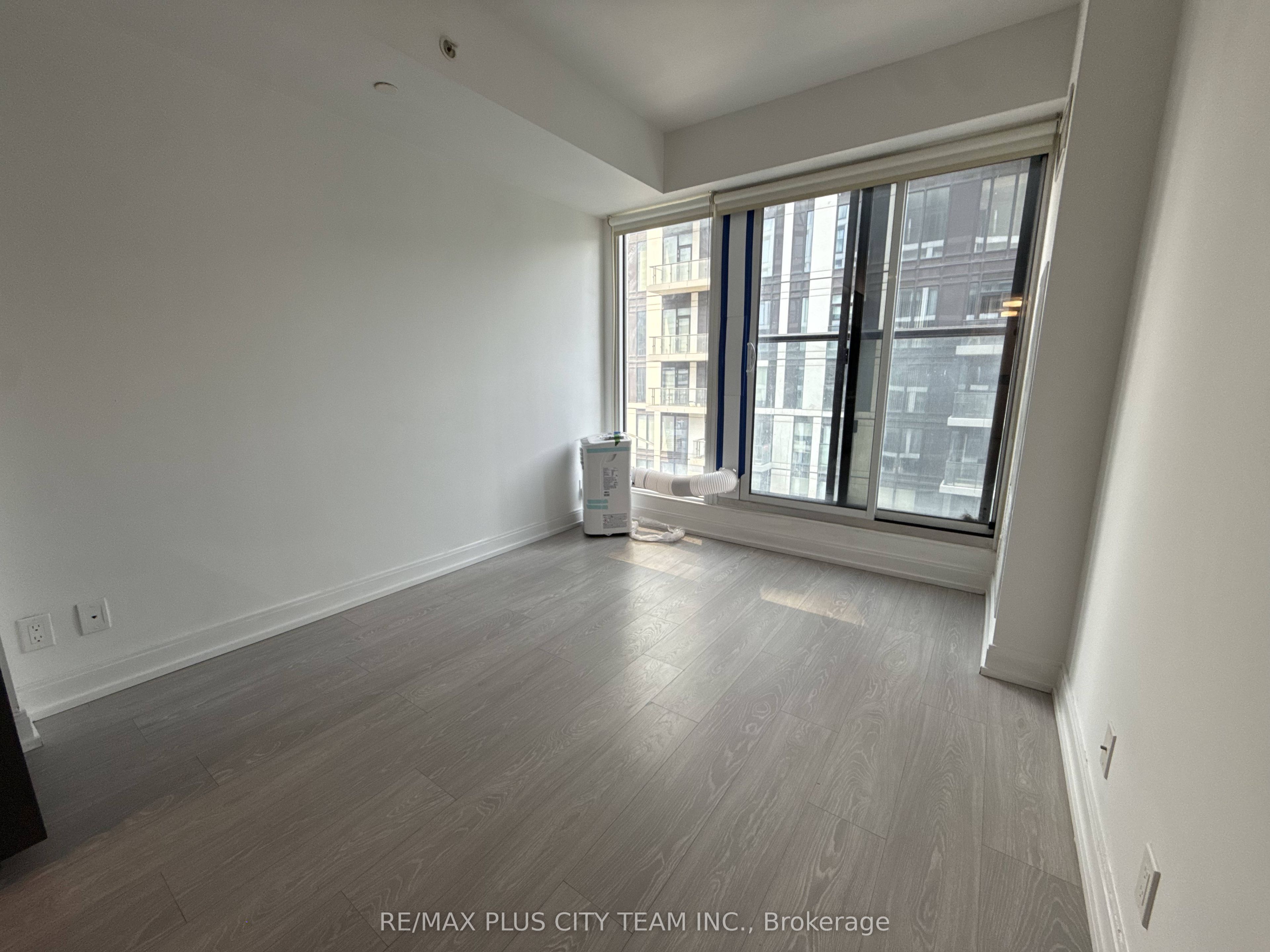 181 Dundas Street E 1901, Toronto, ON M5A 0N5 photo 2