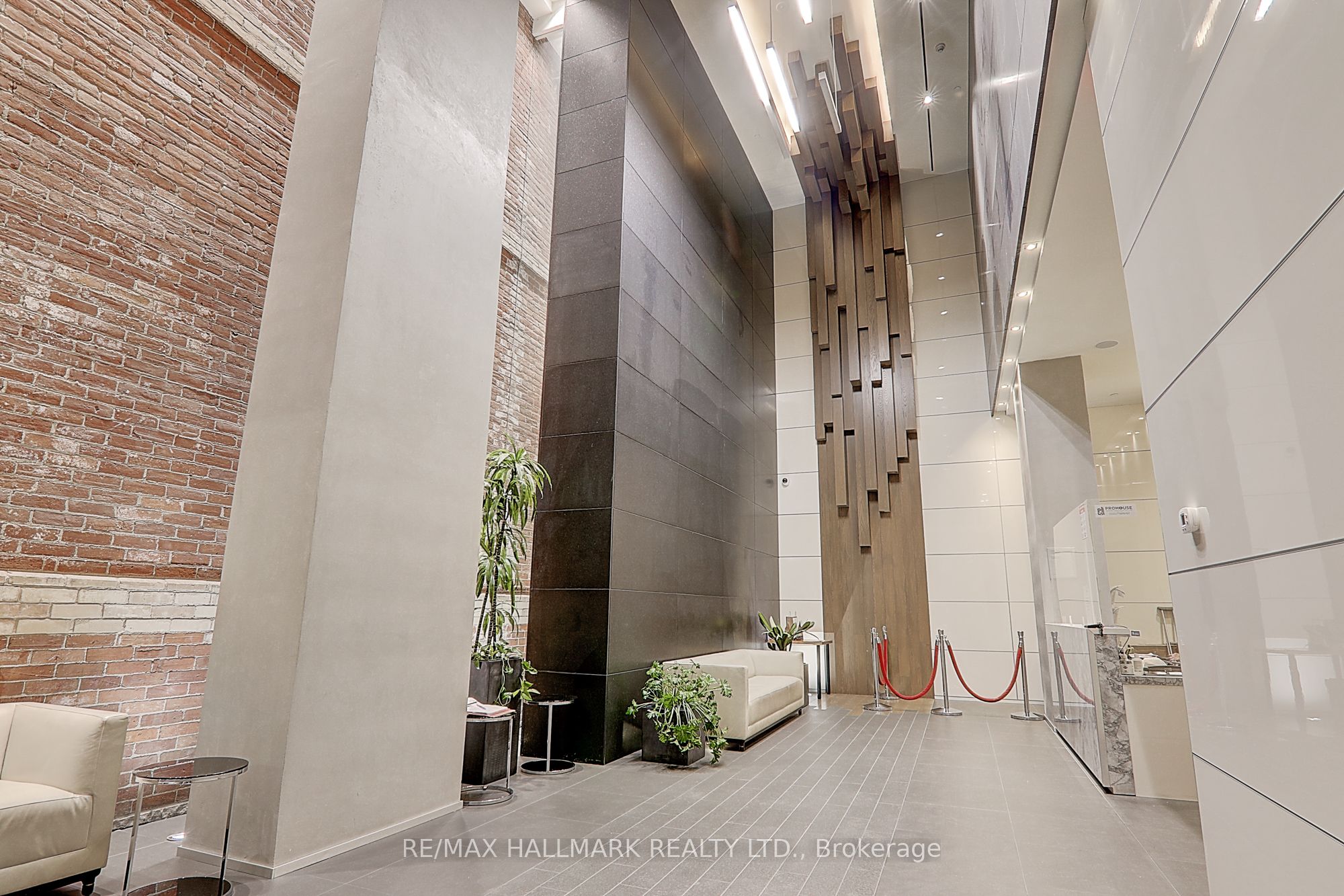 15 Grenville Street 1406, Toronto, ON M4Y 0B9 photo 5