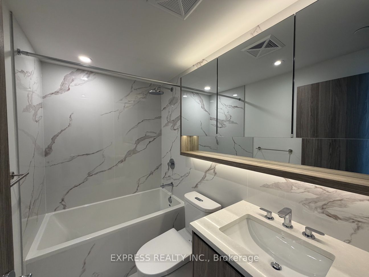 75 Billes Heights 2106, Toronto, ON M2K 0J8 photo 2