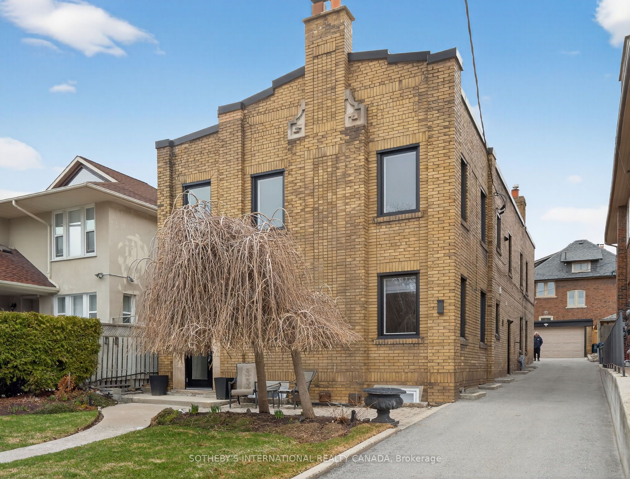 24 College View Avenue 1B, Toronto, ON M5P 1J4 photo 2