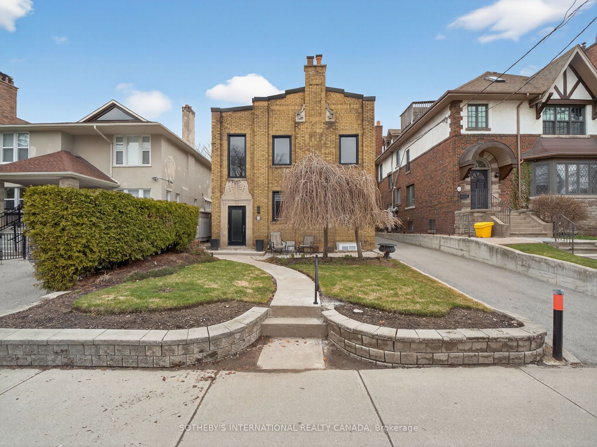 24 College View Avenue 1B, Toronto, ON M5P 1J4 photo 3