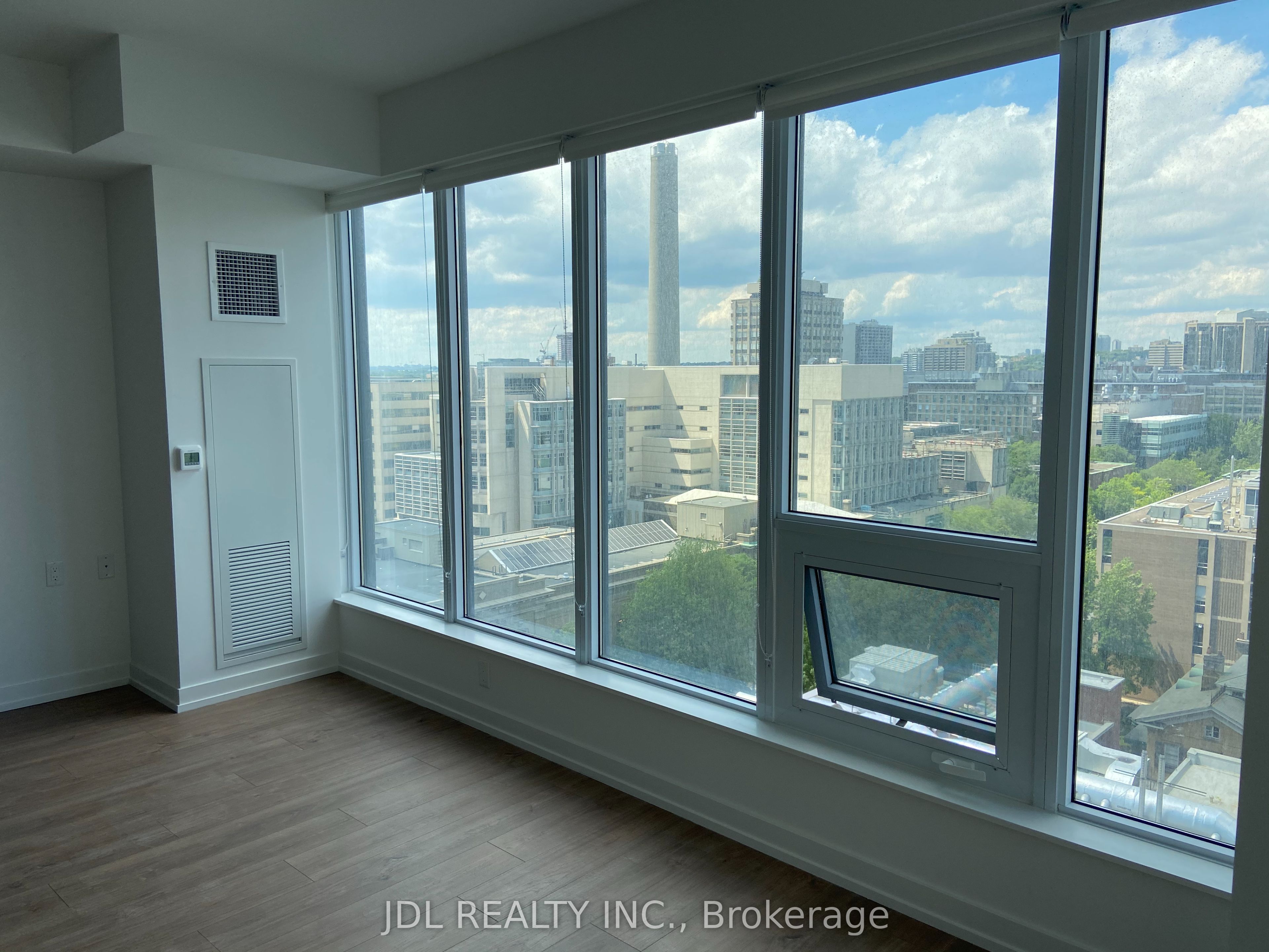 203 college Street 1306, Toronto, ON M5T 1P9 photo 3