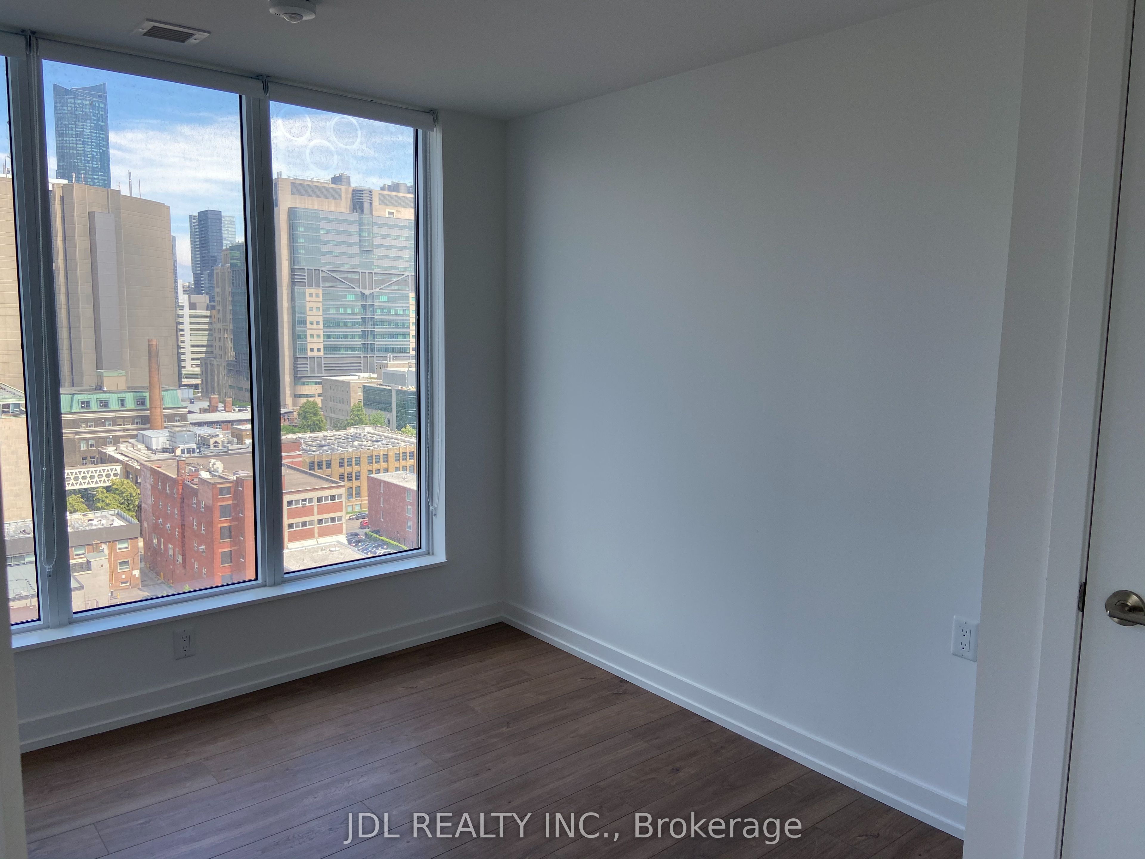 203 college Street 1306, Toronto, ON M5T 1P9 photo 5