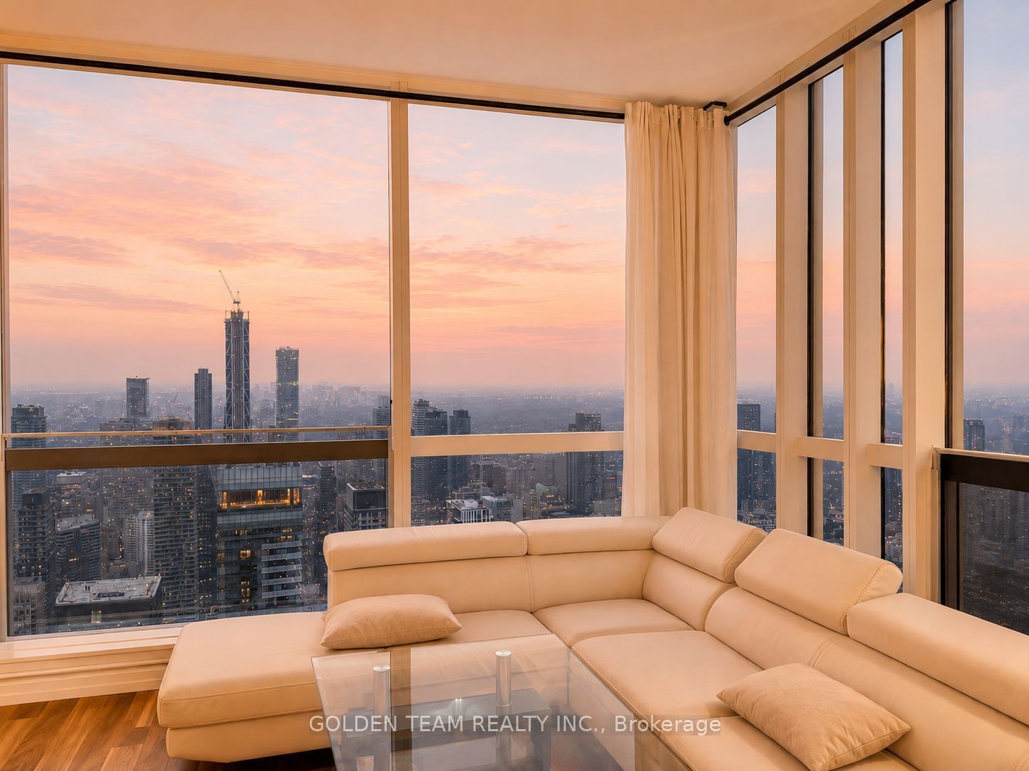 388 Yonge Street 7501, Toronto, ON M5B 0A4 photo 2