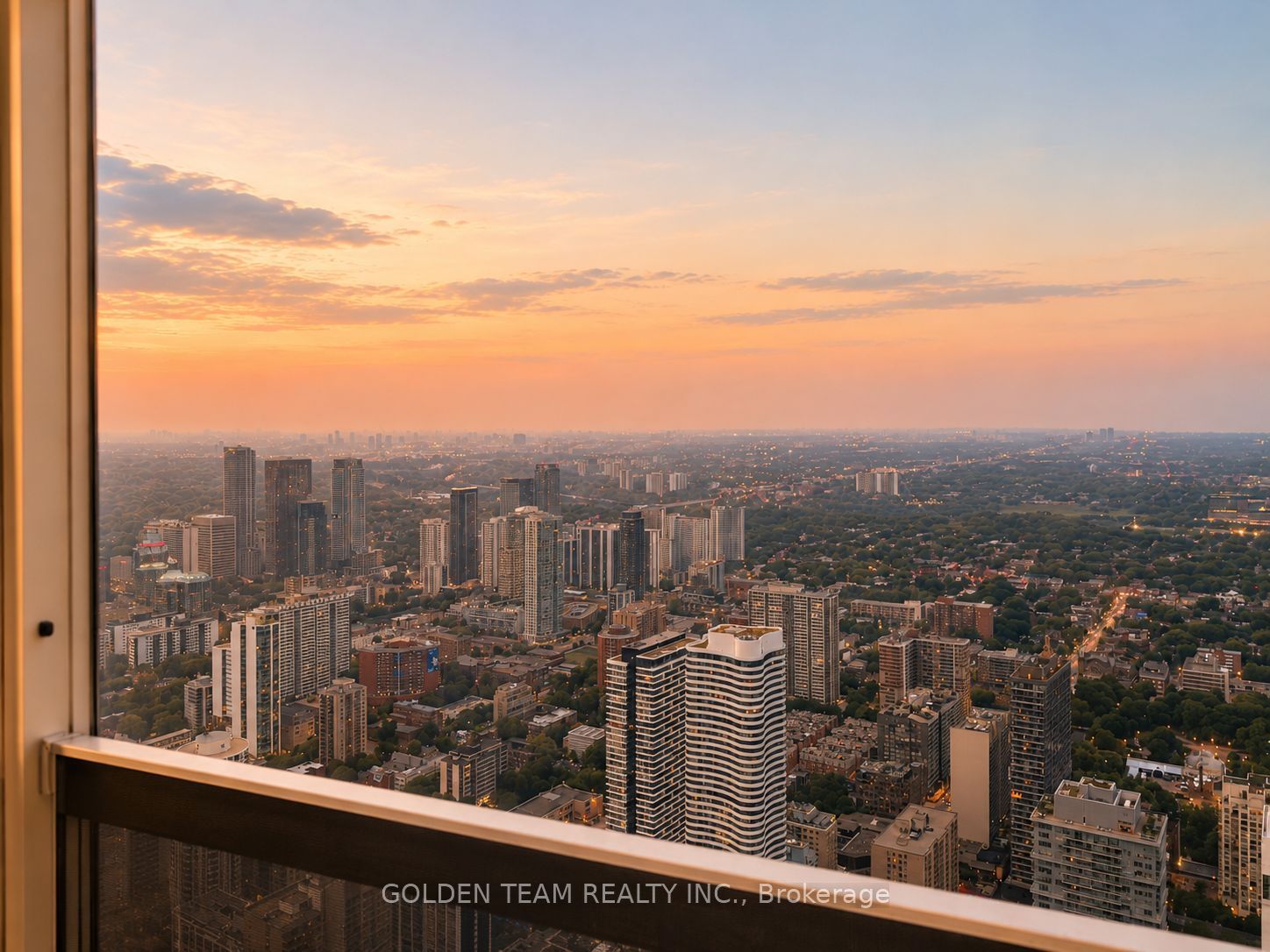 388 Yonge Street 7501, Toronto, ON M5B 0A4 photo 3
