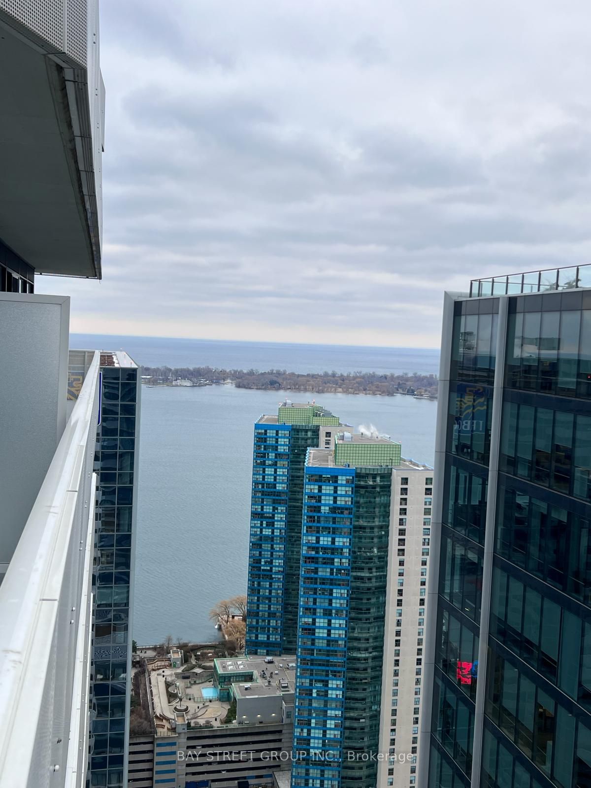 100 Harbour Street 4601, Toronto, ON M5J 0B5 photo 2