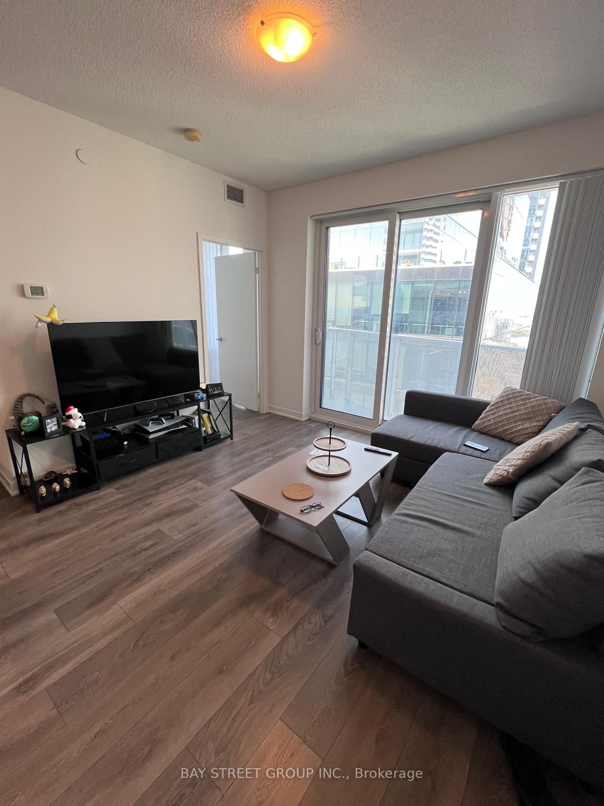 100 Harbour Street 4601, Toronto, ON M5J 0B5 photo 3