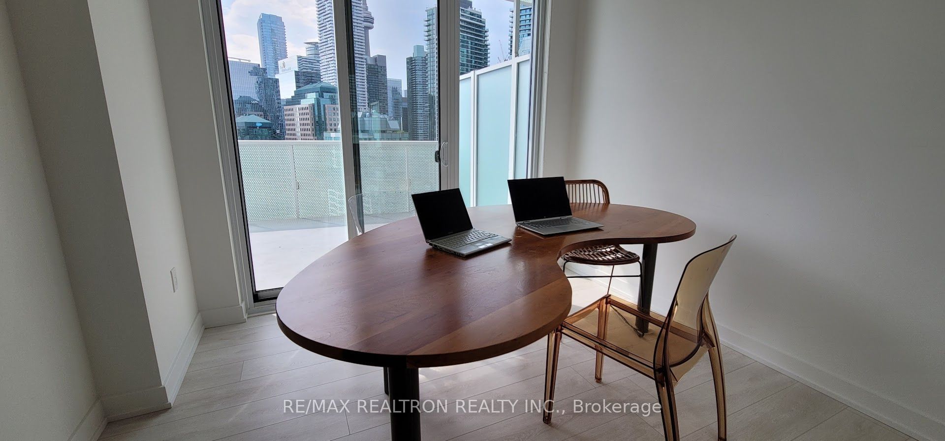 15 Queens Quay E 2404, Toronto, ON M5E 0C5 photo 5