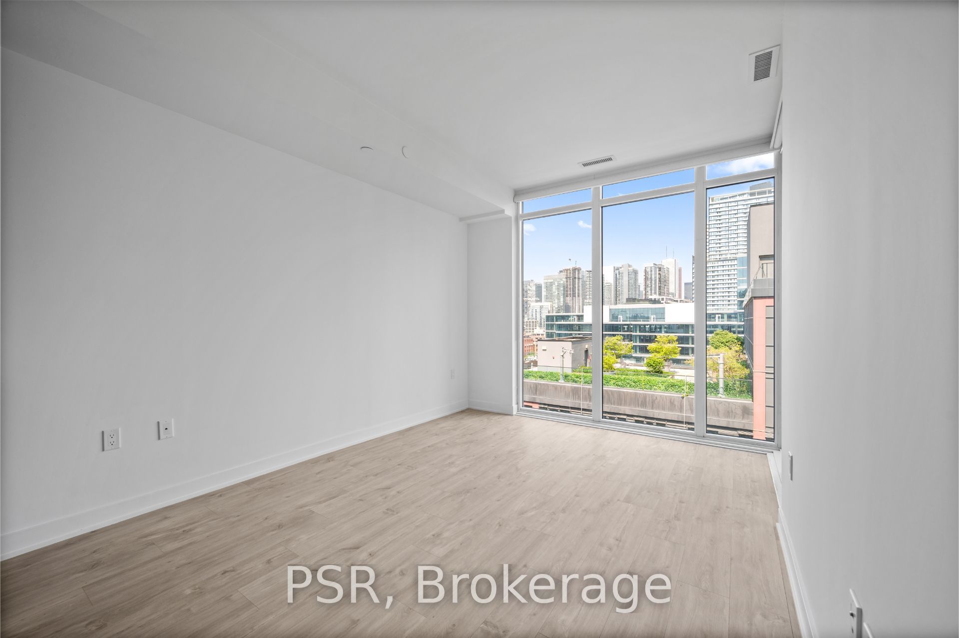 576 Front Street W 1220, Toronto, ON M5V 0P8 photo 3