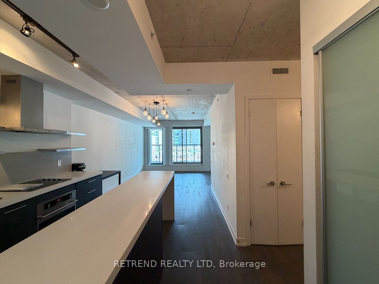 560 King Street W 610, Toronto, ON M5V 1M3 photo 2