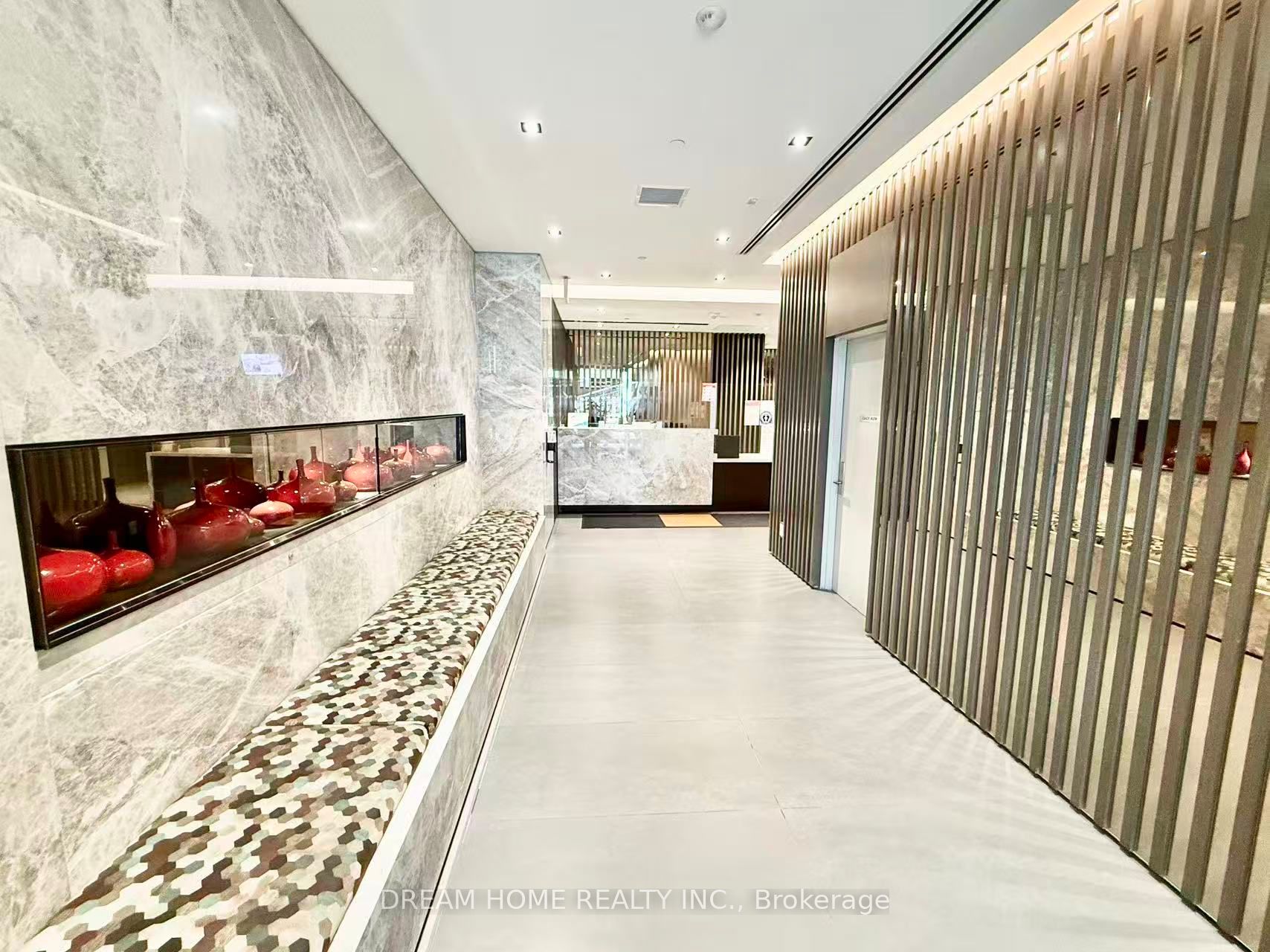 215 Queen Street W 2108, Toronto, ON M5V 0P5 photo 2