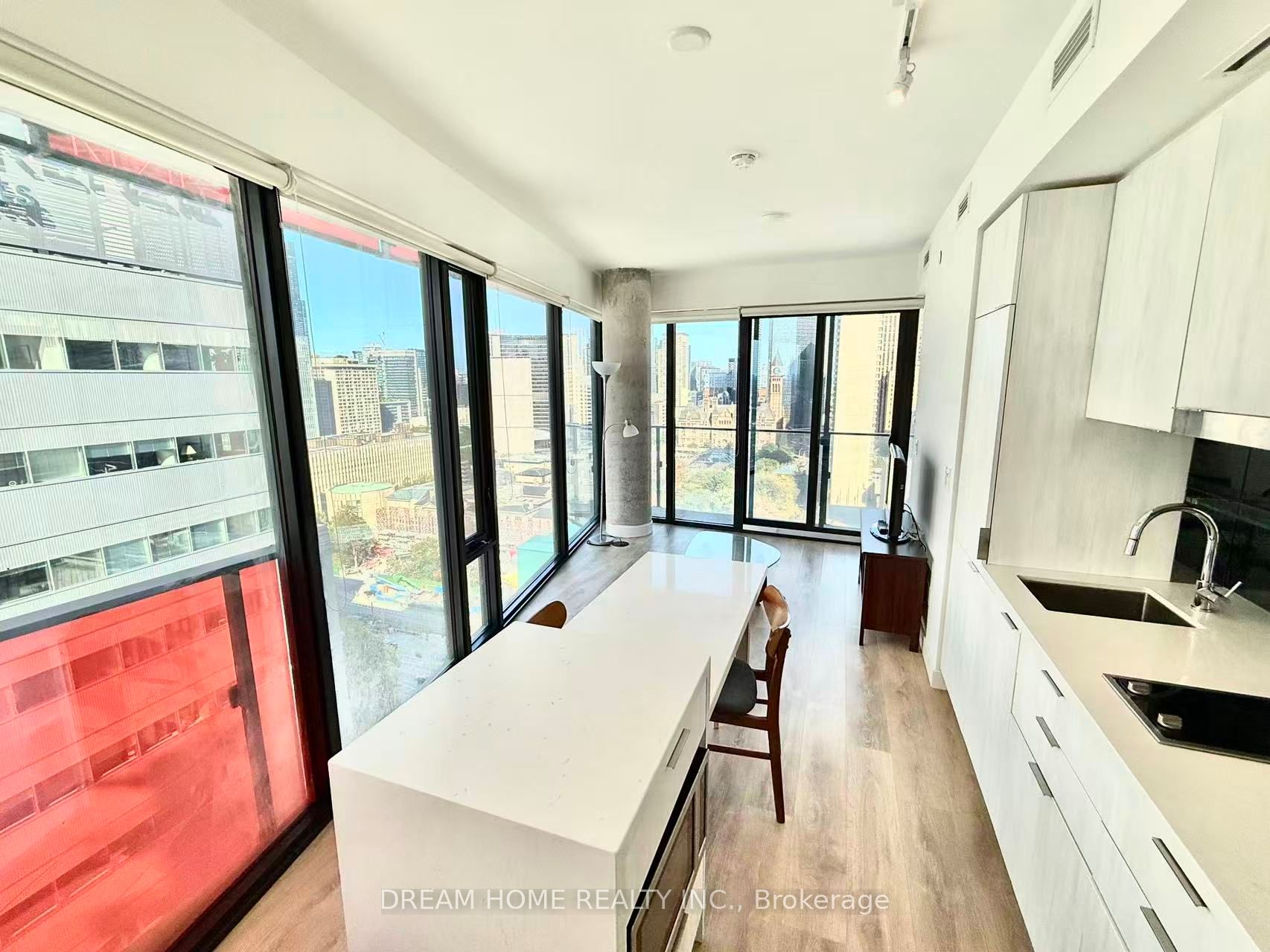 215 Queen Street W 2108, Toronto, ON M5V 0P5 photo 4