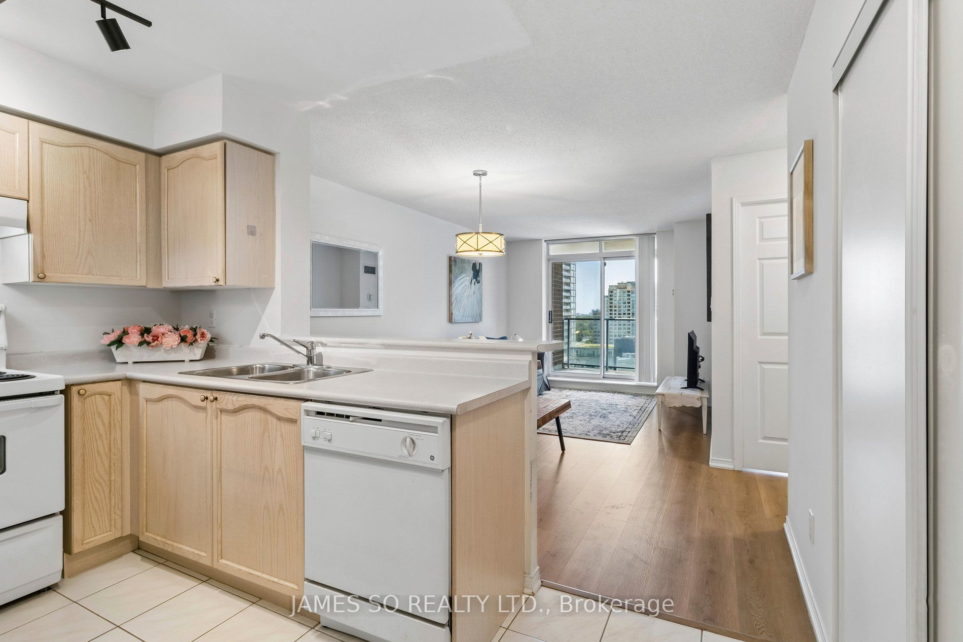 233 Beecroft Road 1625, Toronto, ON M2N 6Z9 photo 2