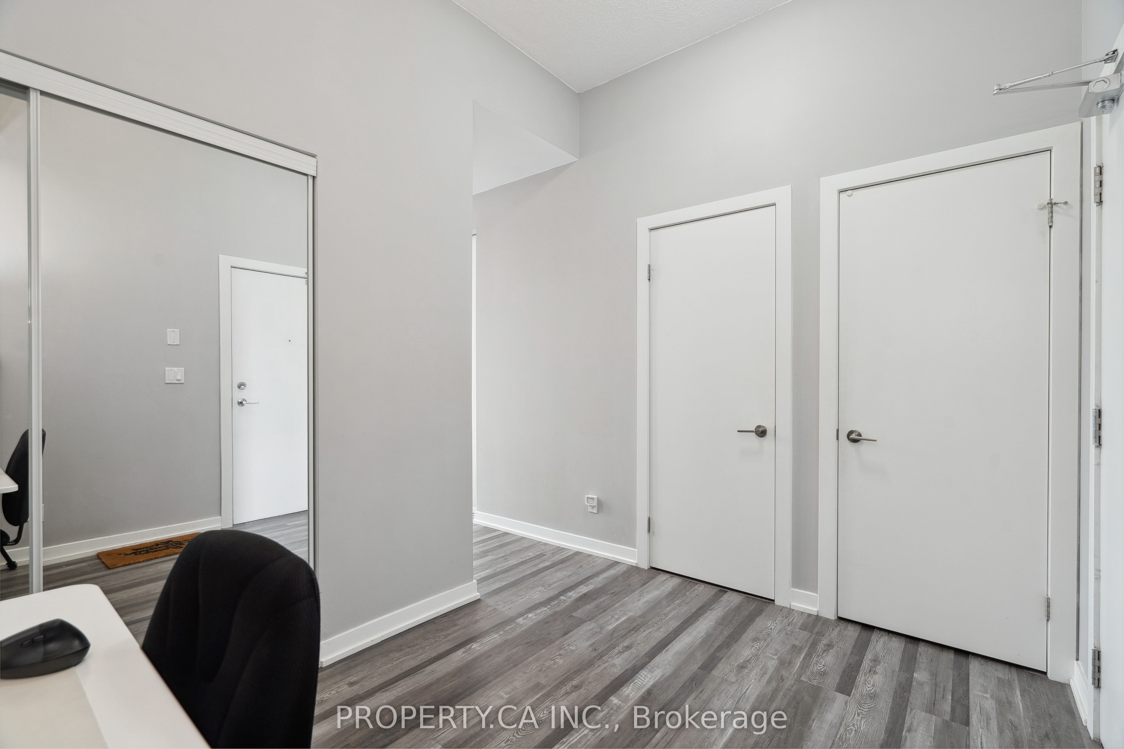 20 Bruyeres Mews 721, Toronto, ON M5V 0G8 photo 5