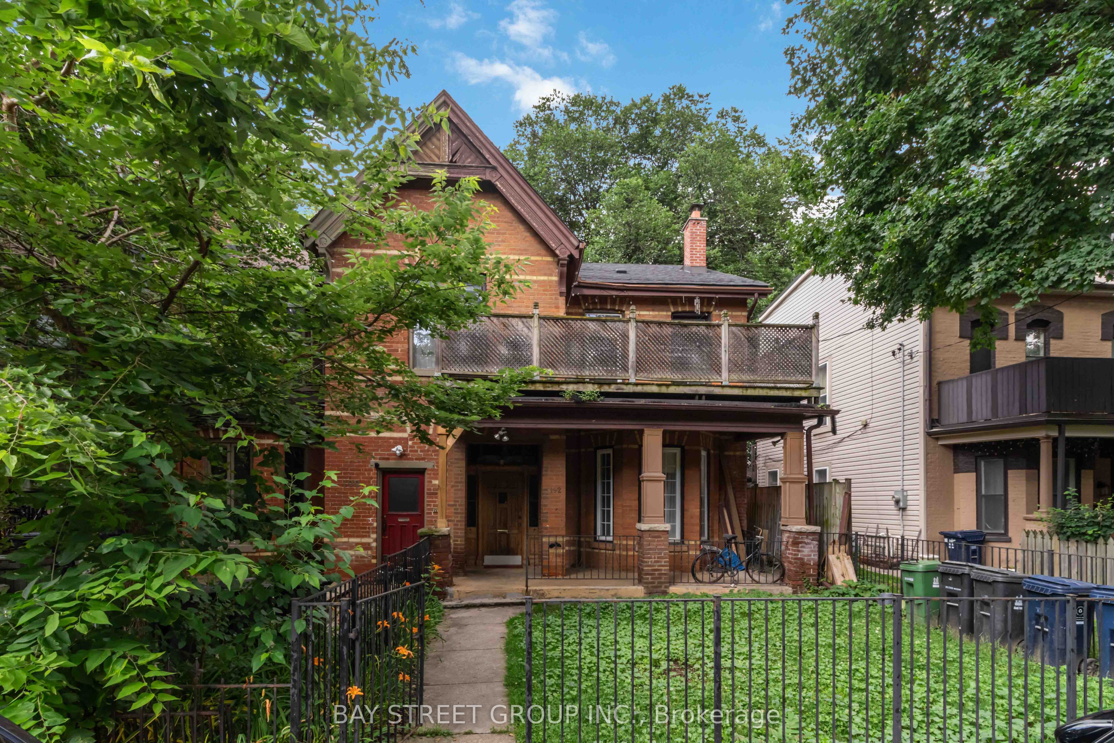192 Seaton Street 2, Toronto, ON M5A 2T4