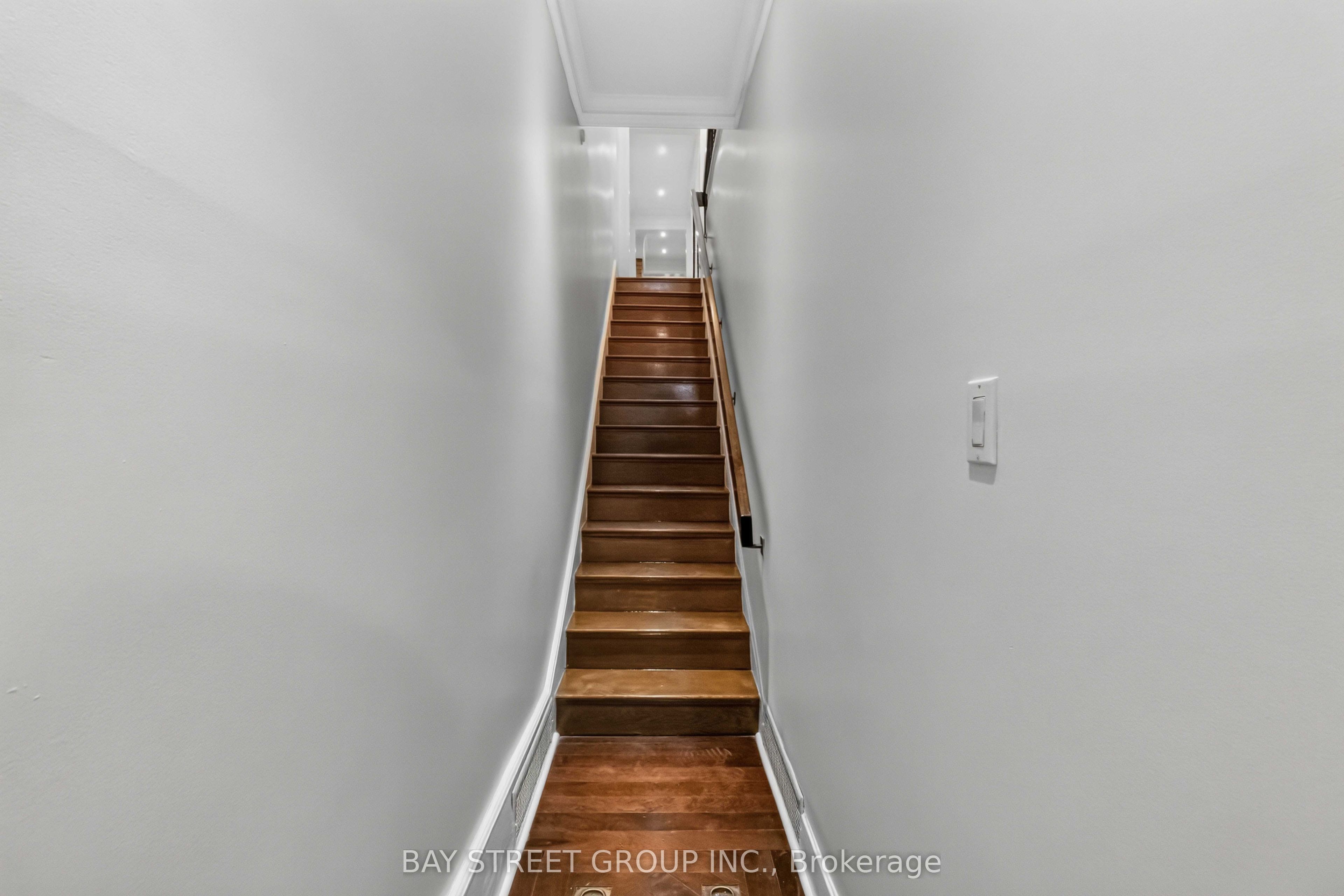 192 Seaton Street 2, Toronto, ON M5A 2T4 photo 4