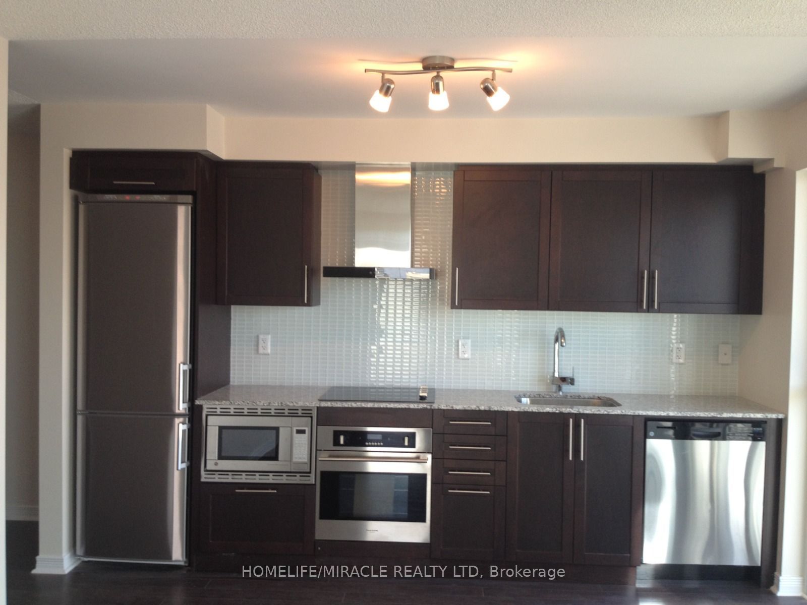 352 Front St West N/A 709, Toronto, ON M5V 0K3 photo 2