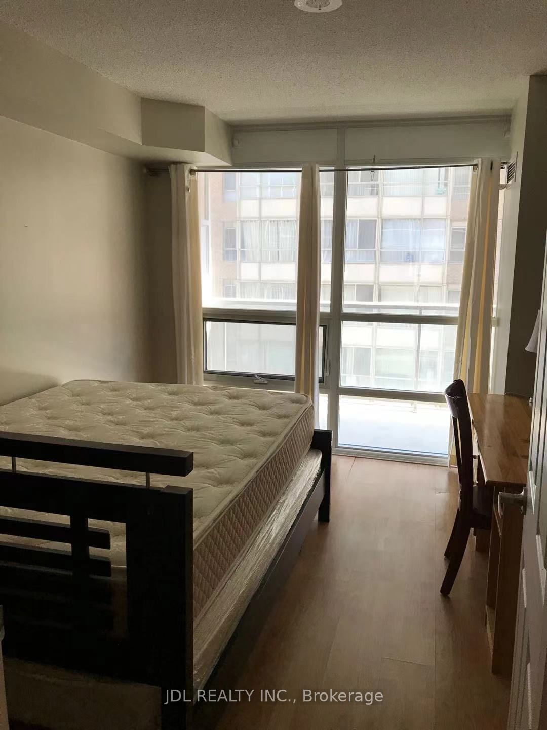 761 Bay Street 907, Toronto, ON M5G 2R2 photo 5