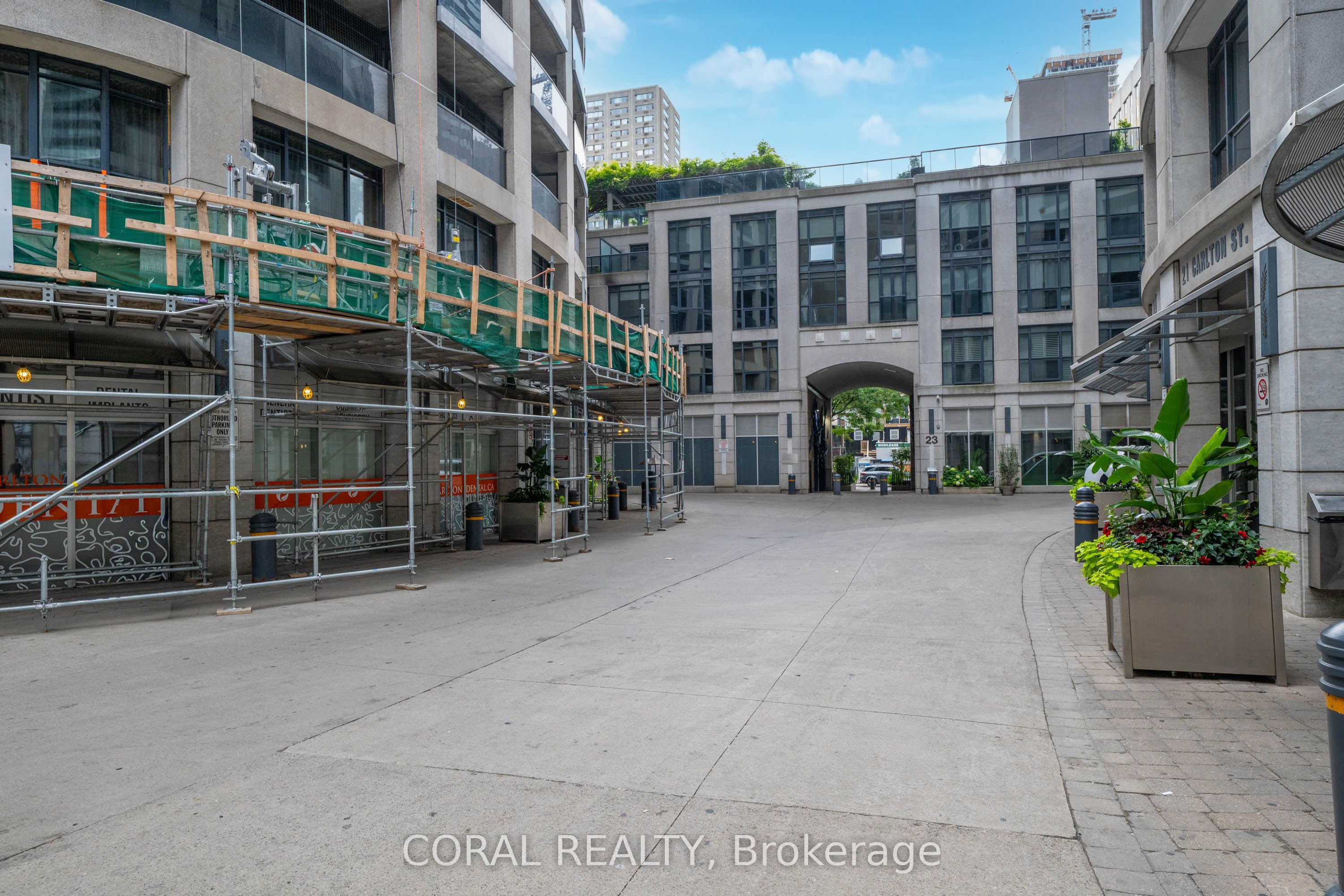 25 Carlton Street 1901, Toronto, ON M5B 1L4 photo 2