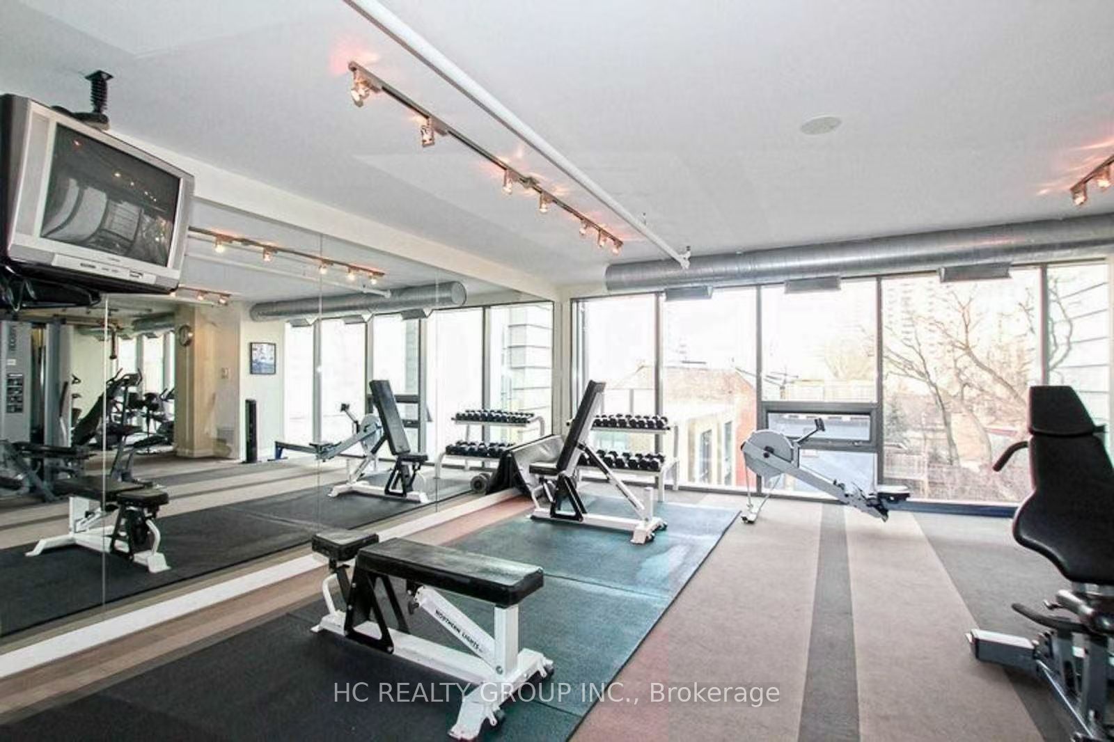 285 Mutual Street 1905, Toronto, ON M4Y 3C5 photo 3