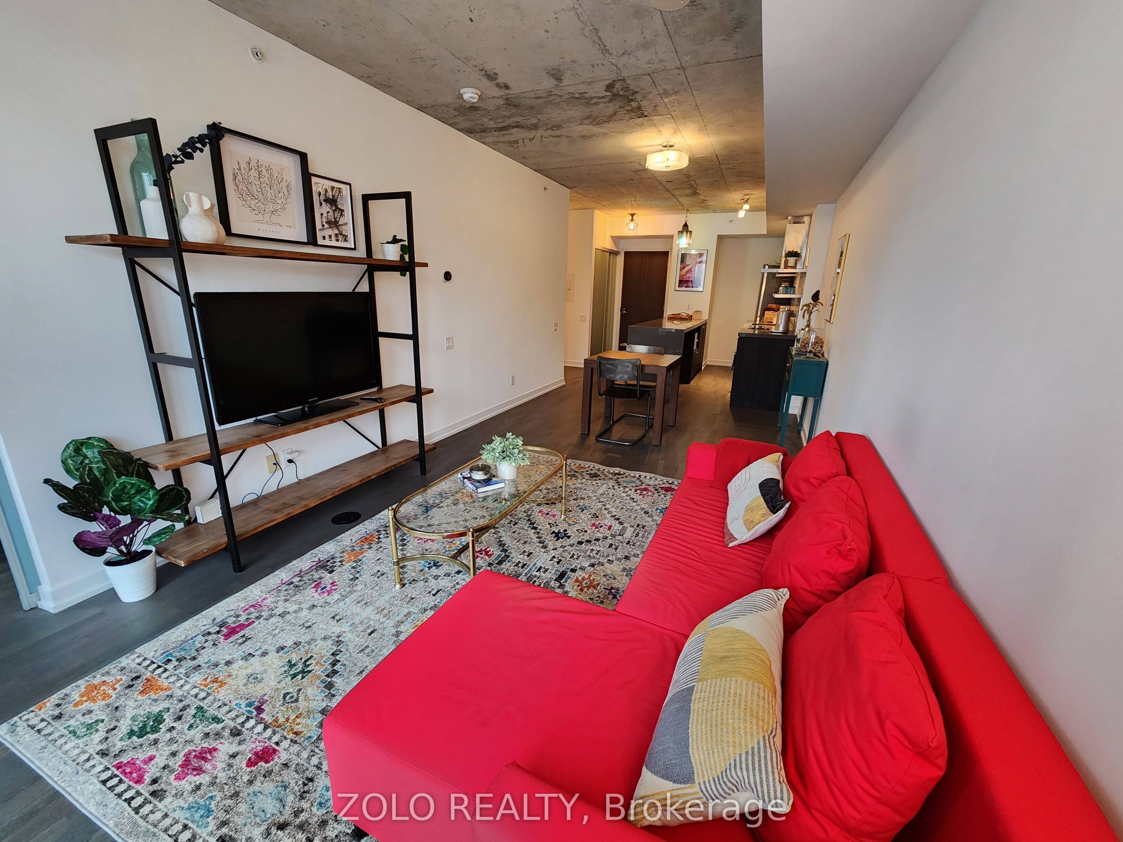 560 King Street W 710, Toronto, ON M5V 0L5 photo 2