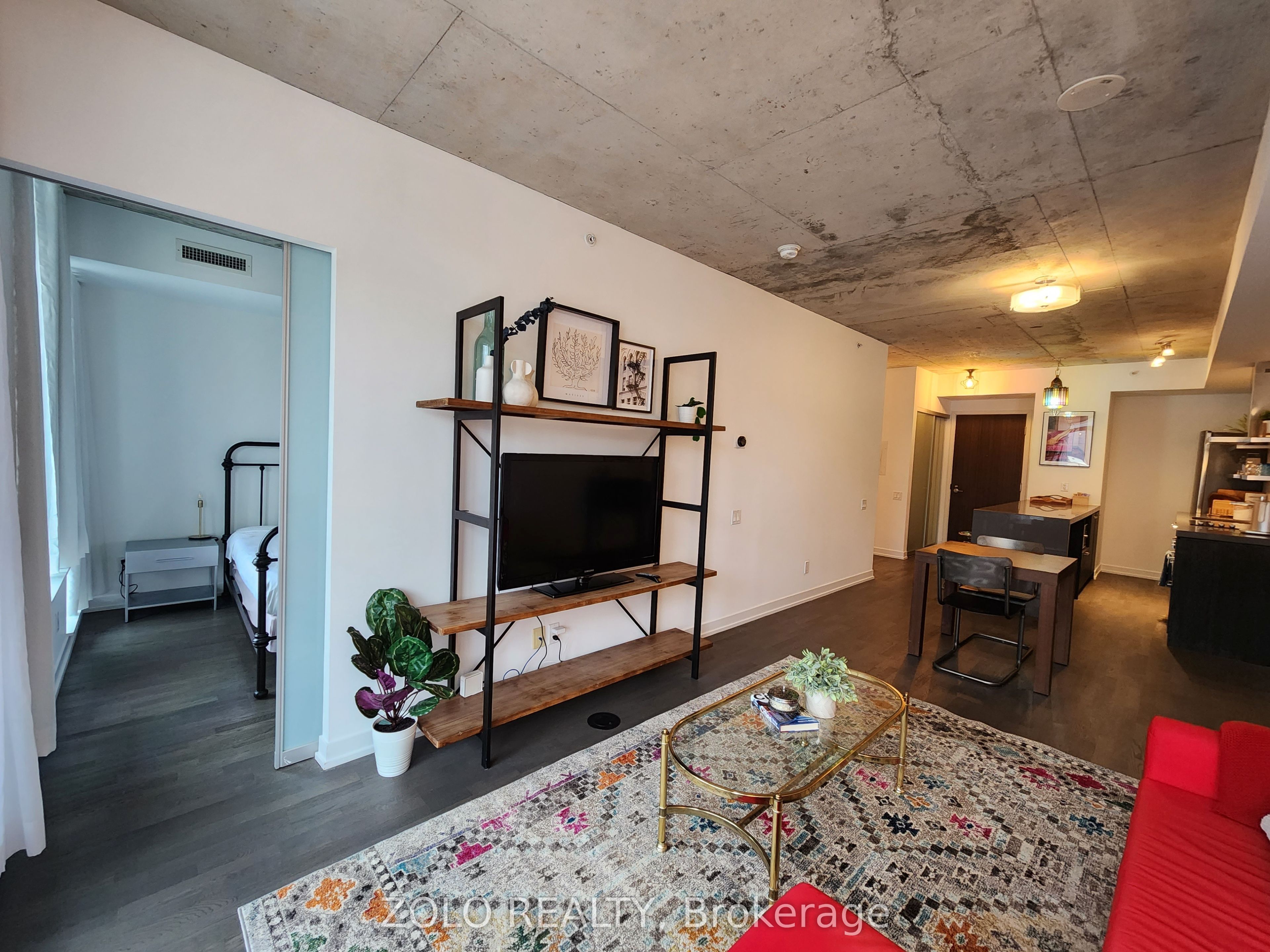 560 King Street W 710, Toronto, ON M5V 0L5 photo 5