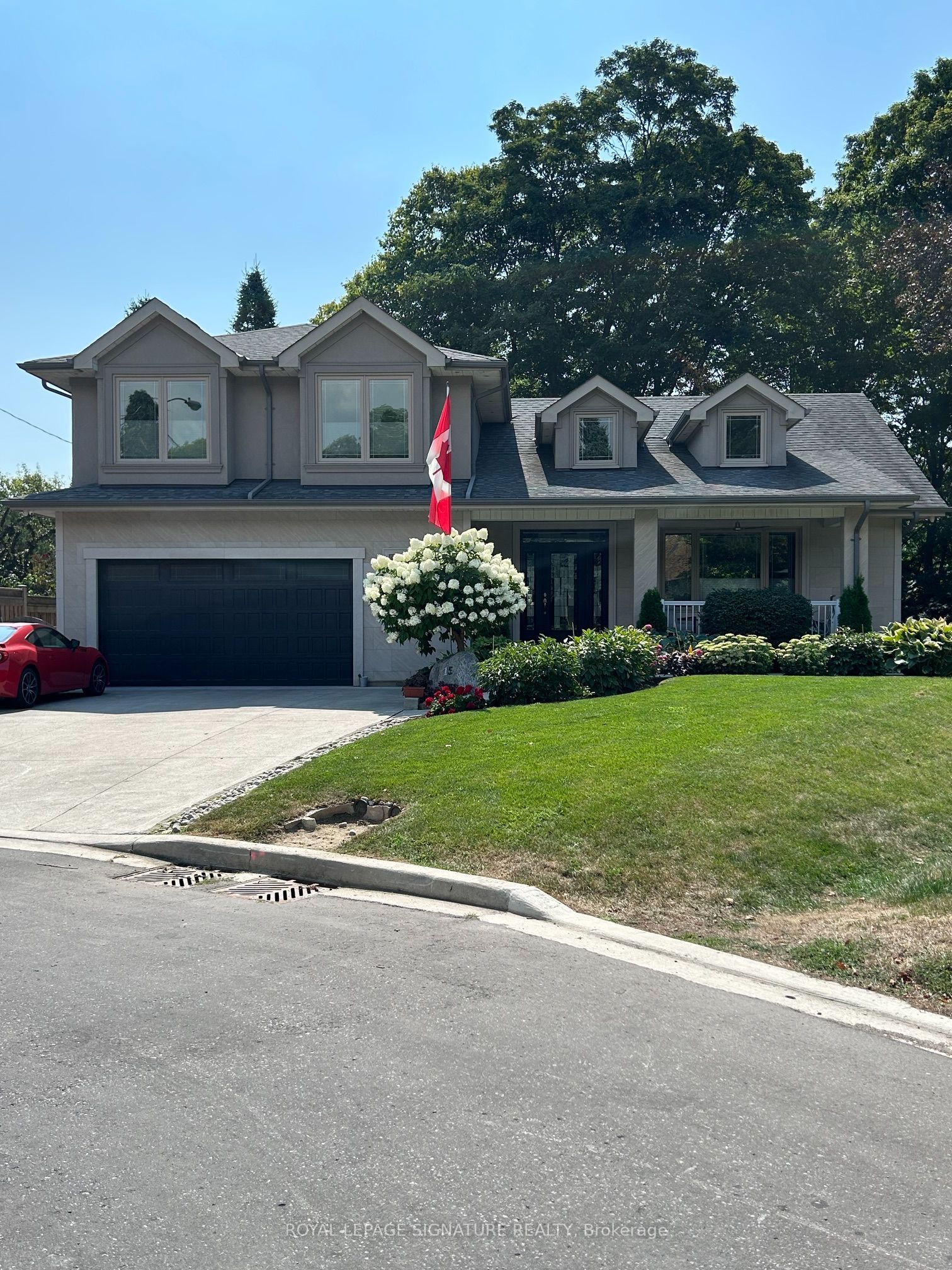 15 Sulkara Court, Toronto, ON M4A 2G8