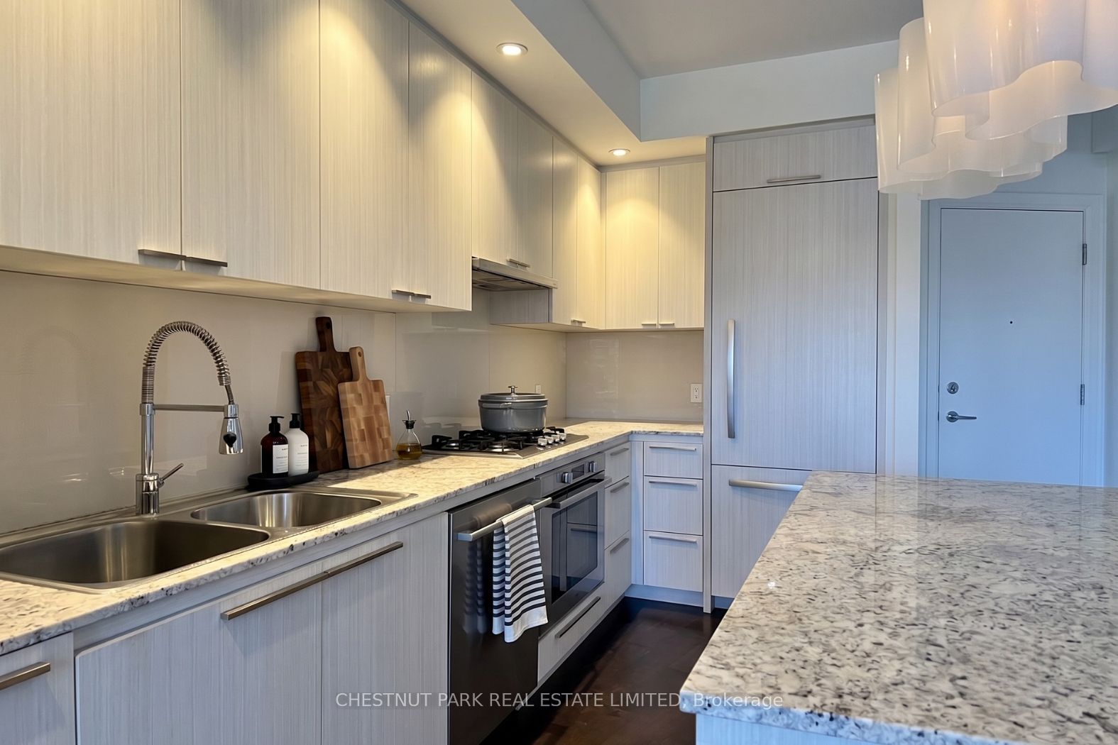 88 Davenport Road 205, Toronto, ON M5R 0A5 photo 2