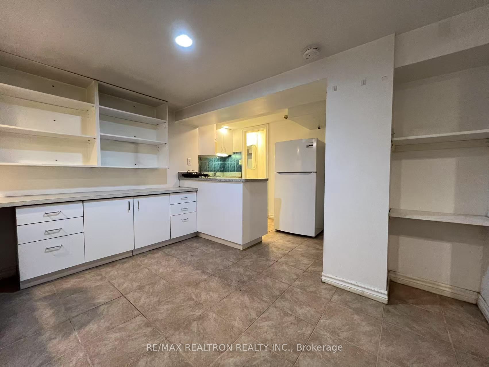 108 Admiral Road 6, Toronto, ON M5R 2L6 photo 3