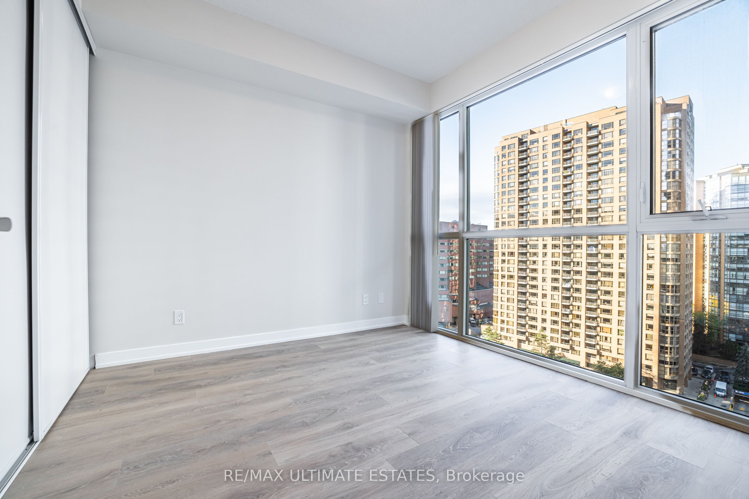 4955 Yonge Street 1109, Toronto, ON M2N 0L8 photo 2