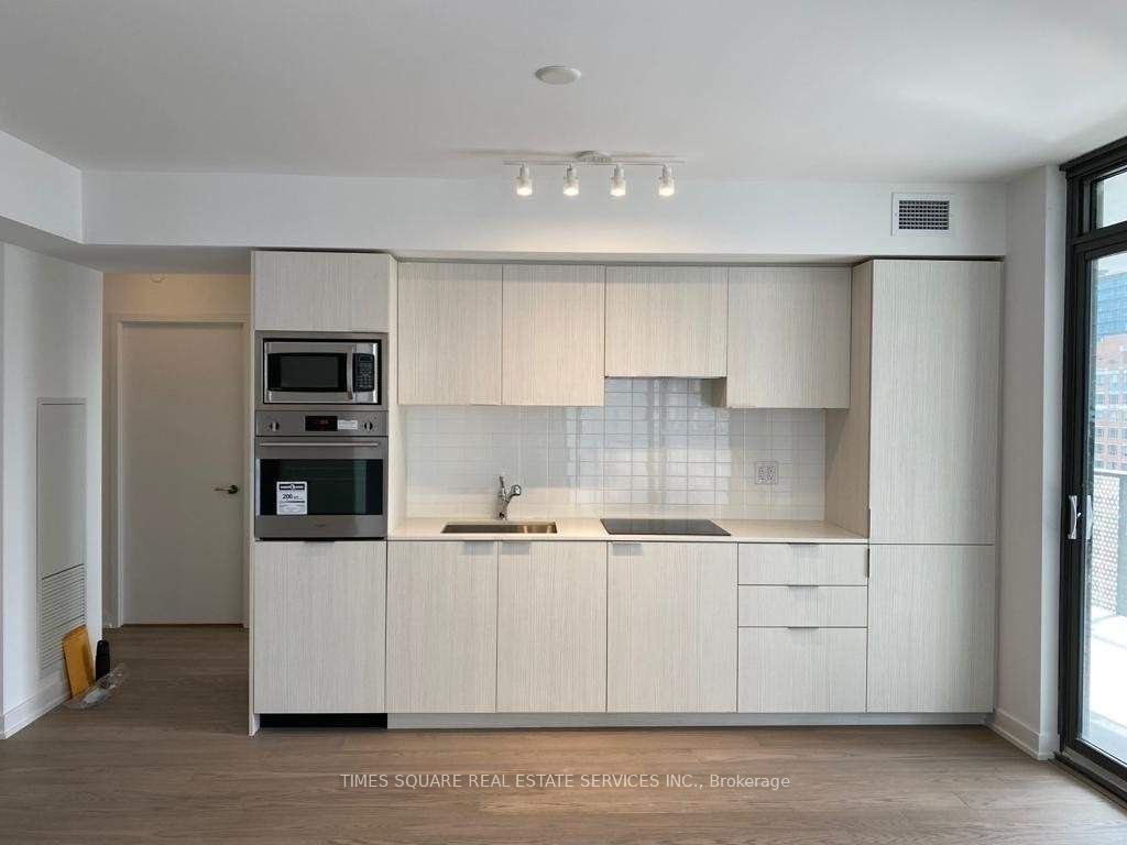 11 Wellesley Street W 1008, Toronto, ON M4Y 0G4 photo 3