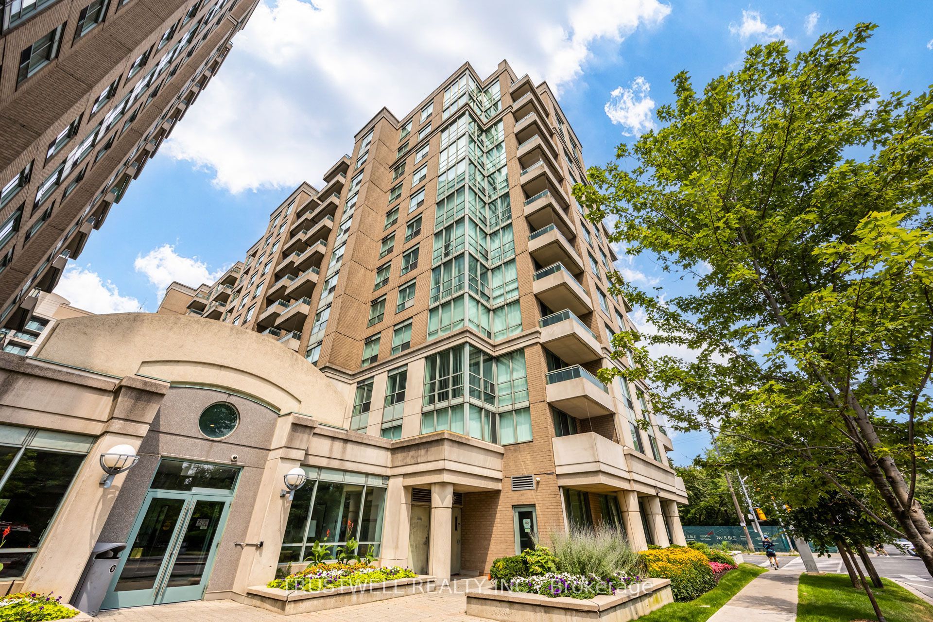 39 Pemberton Avenue 401, Toronto, ON M2M 4L6 photo 3