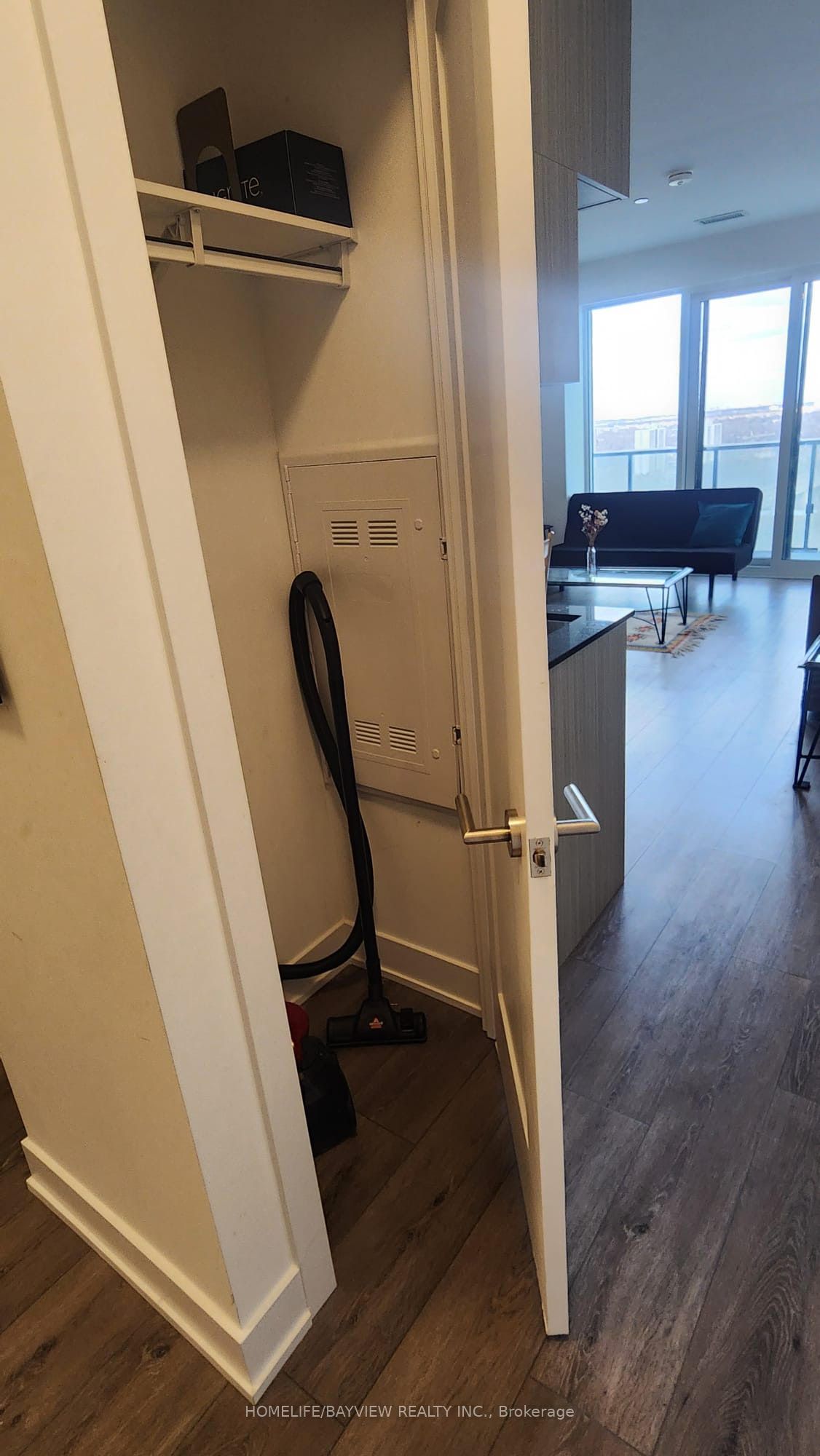 575 Bloor Street E 2704, Toronto, ON M4W 0B2 photo 4