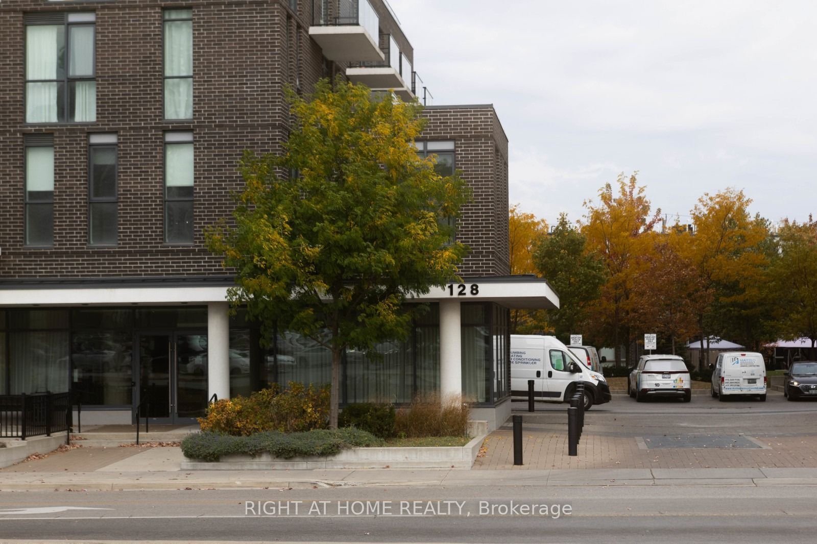 128 Fairview Mall Drive 712, Toronto, ON M2J 0E8 photo 2