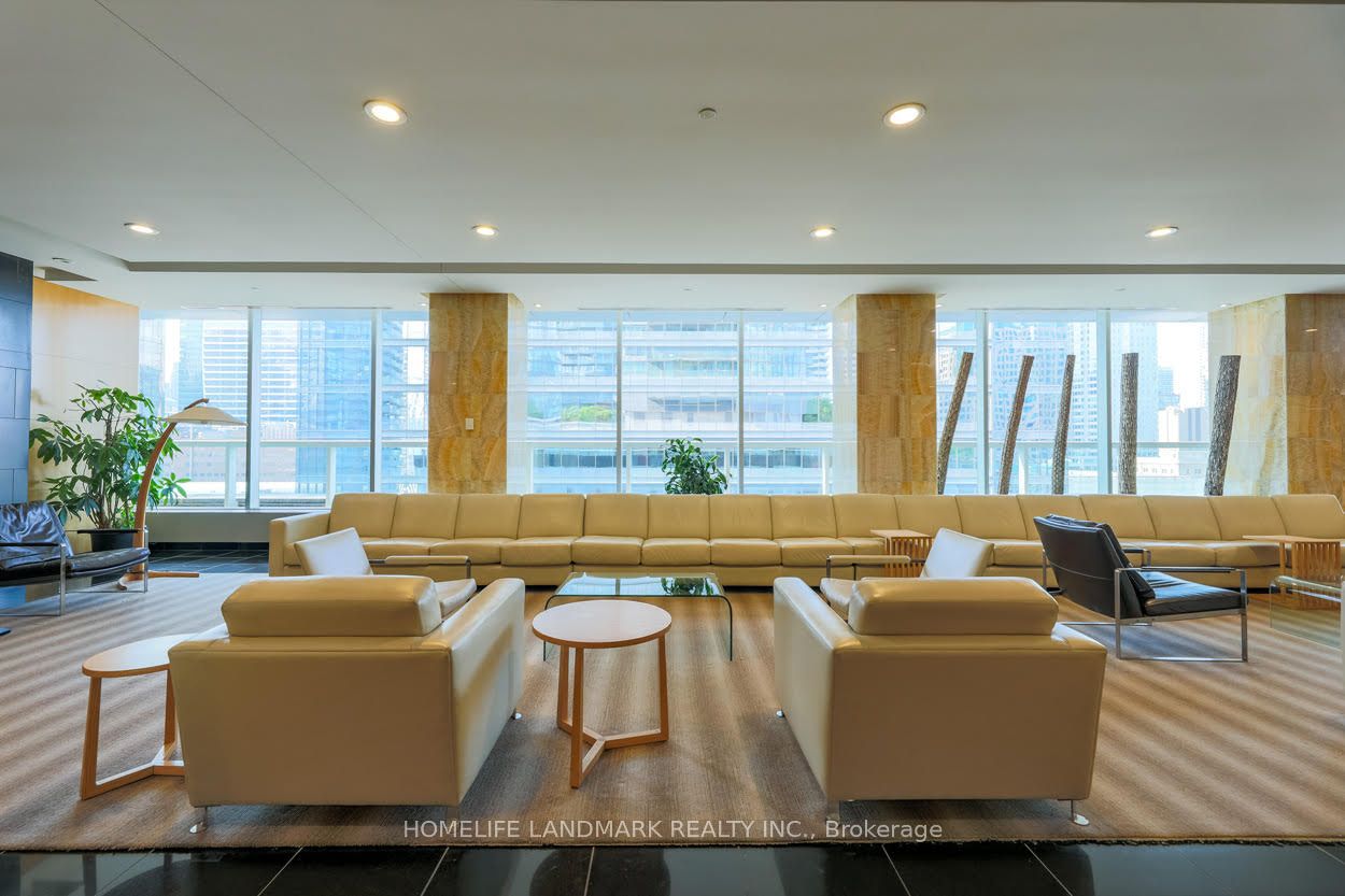 55 bremner Boulevard 4003, Toronto, ON M5J 0A6 photo 4