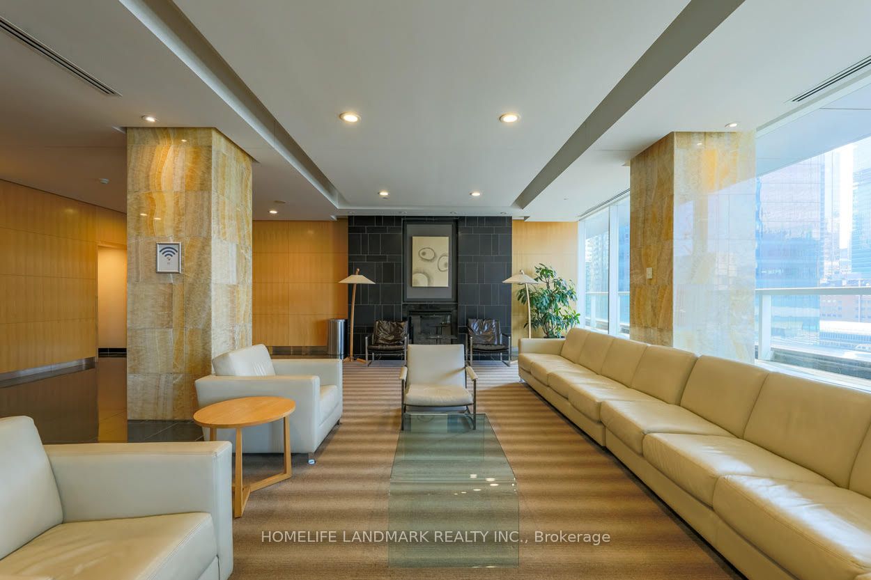 55 bremner Boulevard 4003, Toronto, ON M5J 0A6 photo 5