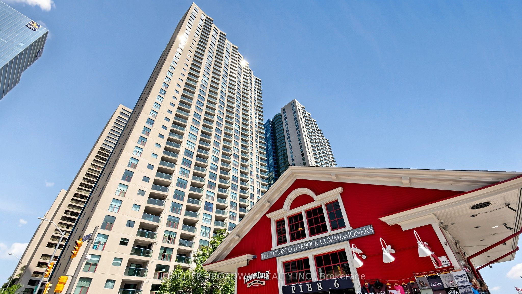77 Harbour Square 3507, Toronto, ON M5J 2S2 photo 3