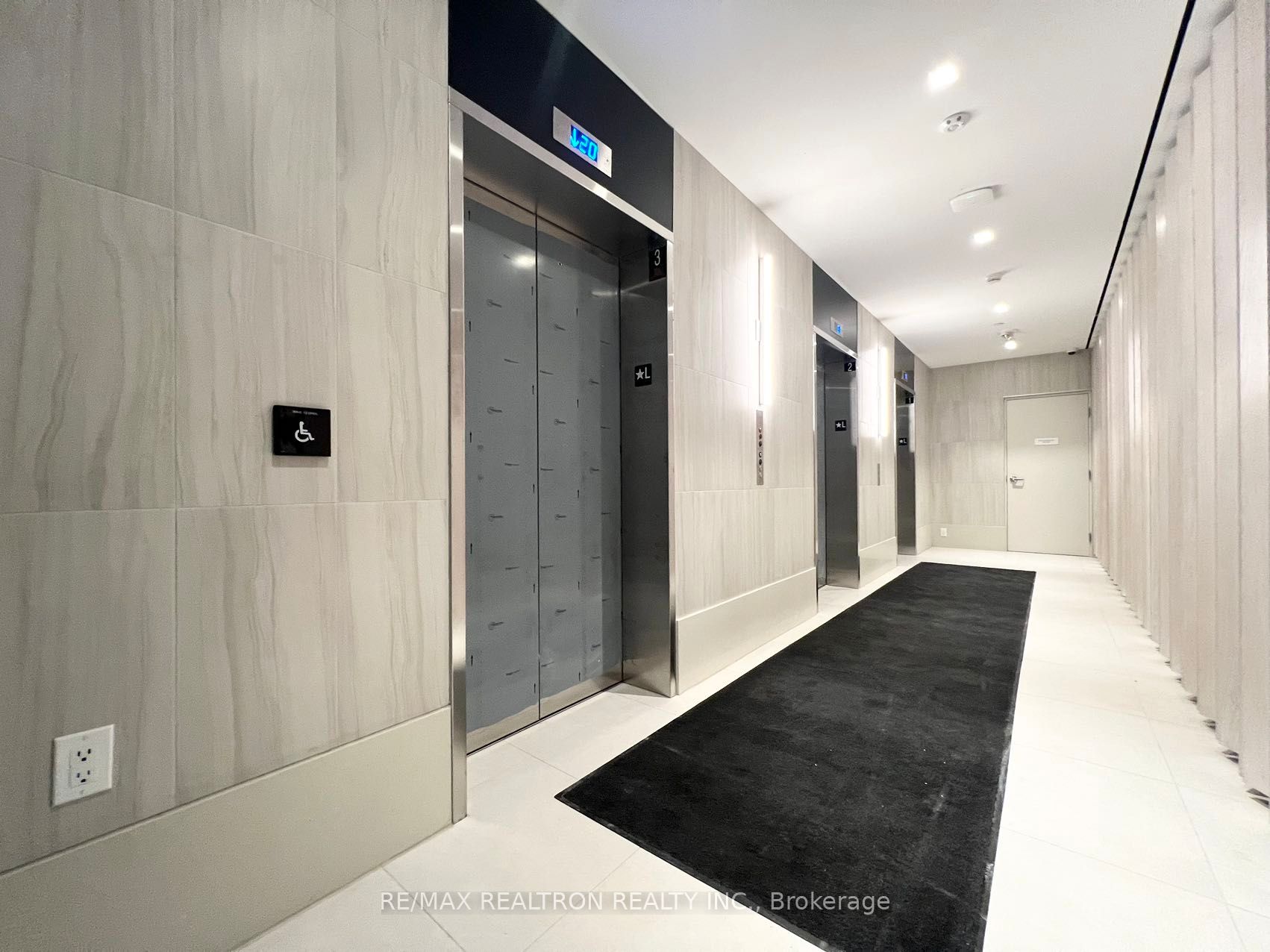 2020 Bathurst Street 207, Toronto, ON M5P 0A6 photo 5